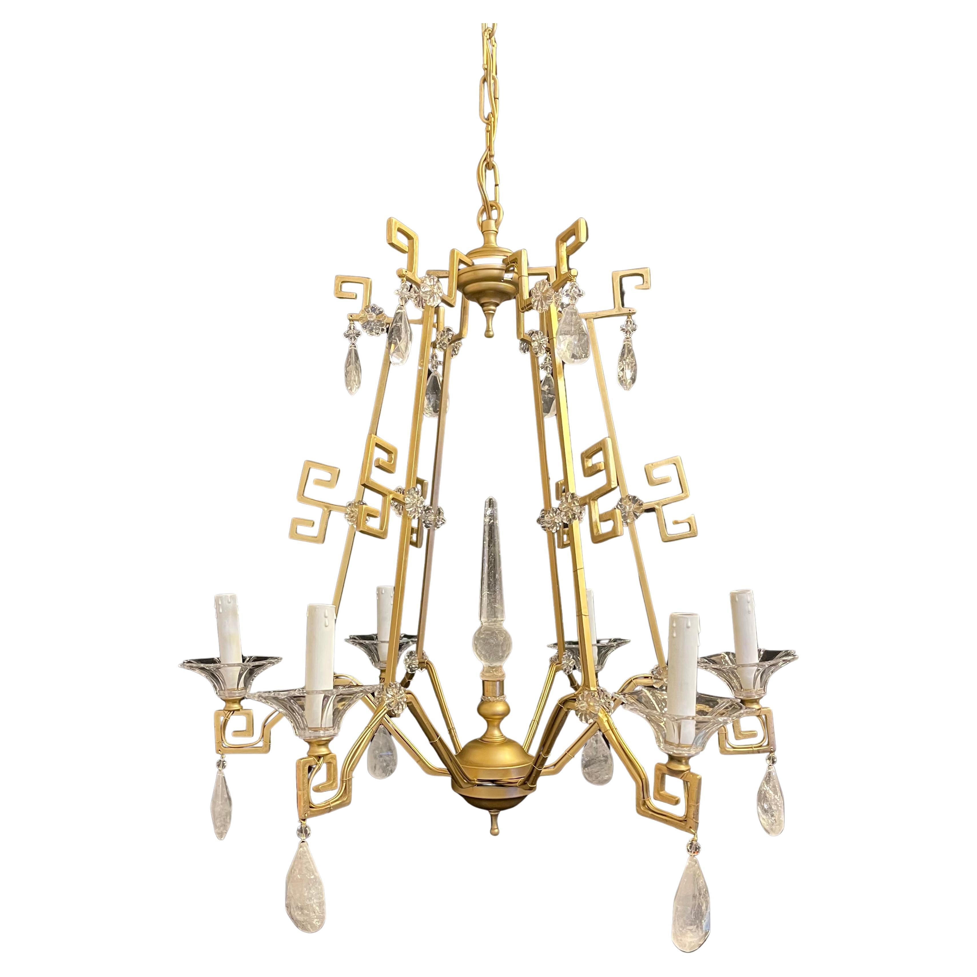Merveilleux lustre Baguès Rock Crystal Pagoda Chinoiserie Gold Gilt Fixture en vente