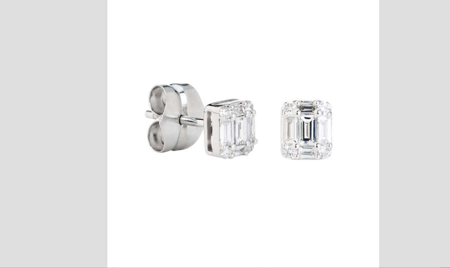 18 Karat White Gold,
White Diamonds with Baguette Cut
together 0.33 ct