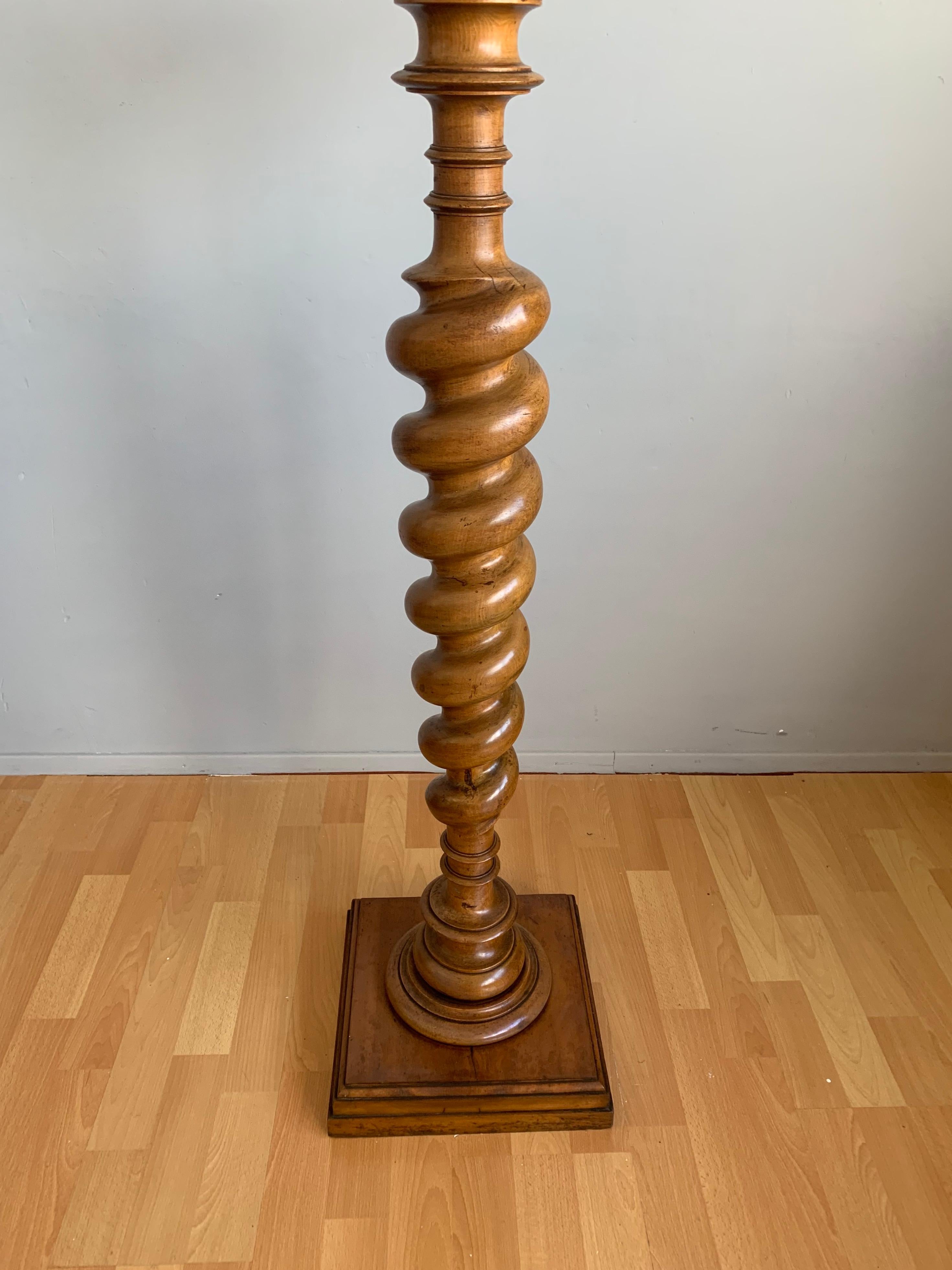 Wonderful Barley Twist Walnut and Beechwood Sculpture Stand Pedestal, circa 1900 3
