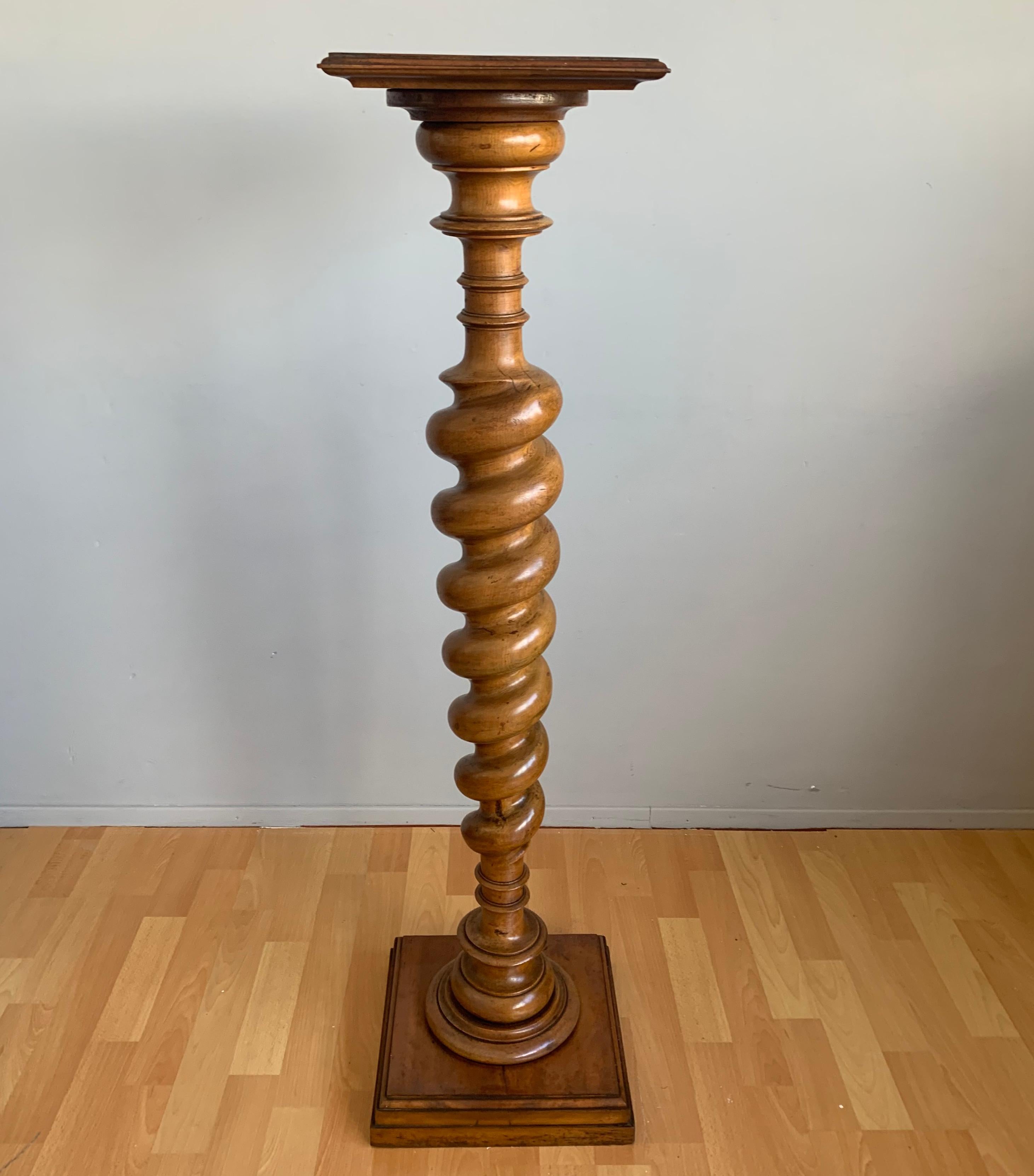 Wonderful Barley Twist Walnut and Beechwood Sculpture Stand Pedestal, circa 1900 4