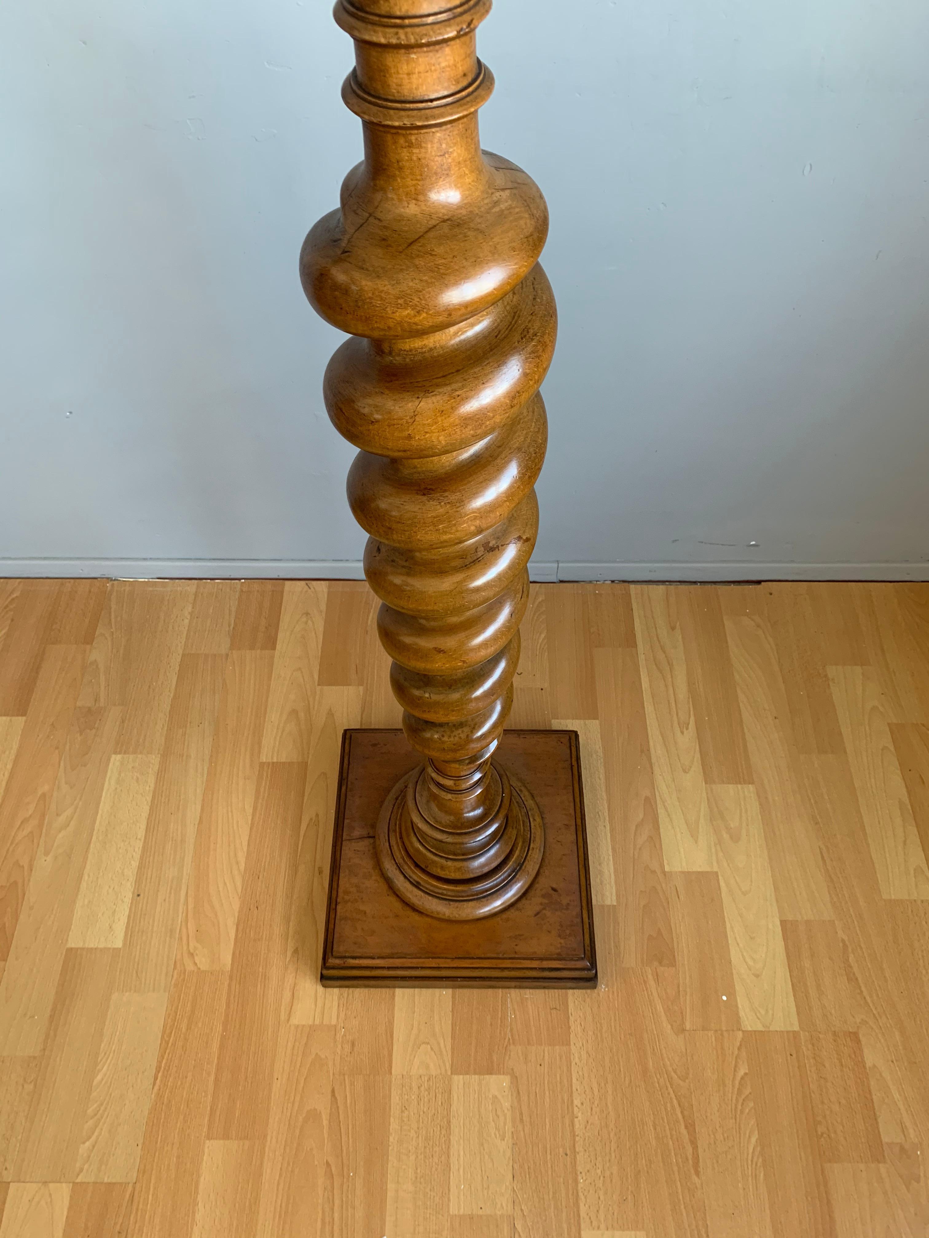 Wonderful Barley Twist Walnut and Beechwood Sculpture Stand Pedestal, circa 1900 7