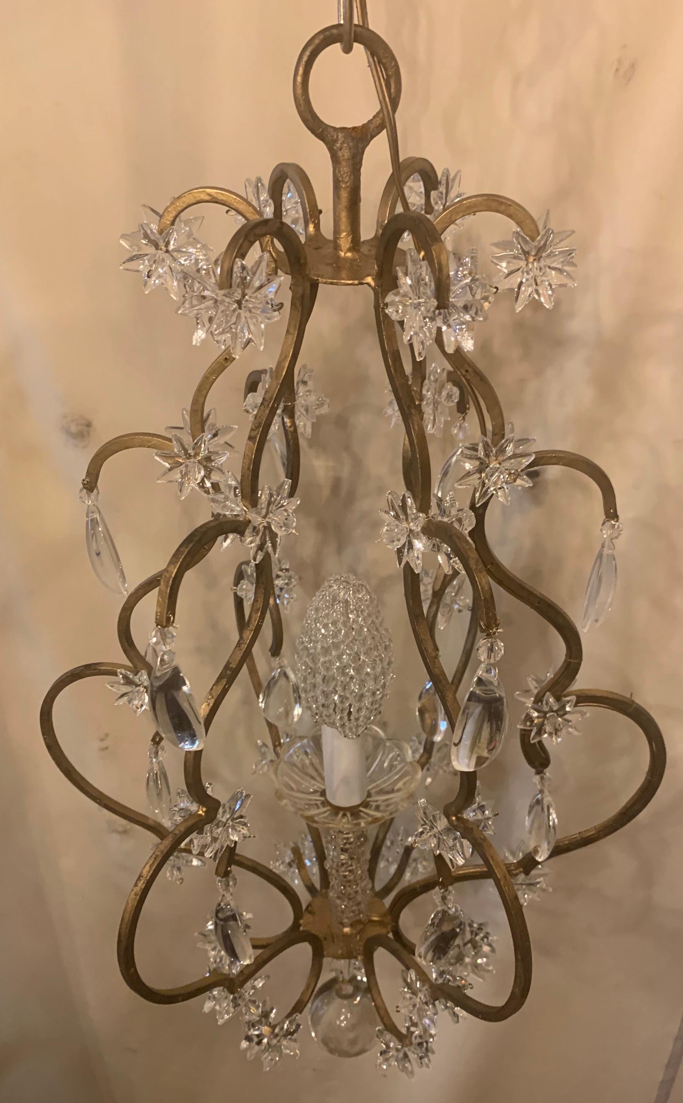 Wonderful Beaded Gold Gilt Star Basket Pendent Chandelier Petite Light Fixture In Good Condition For Sale In Roslyn, NY