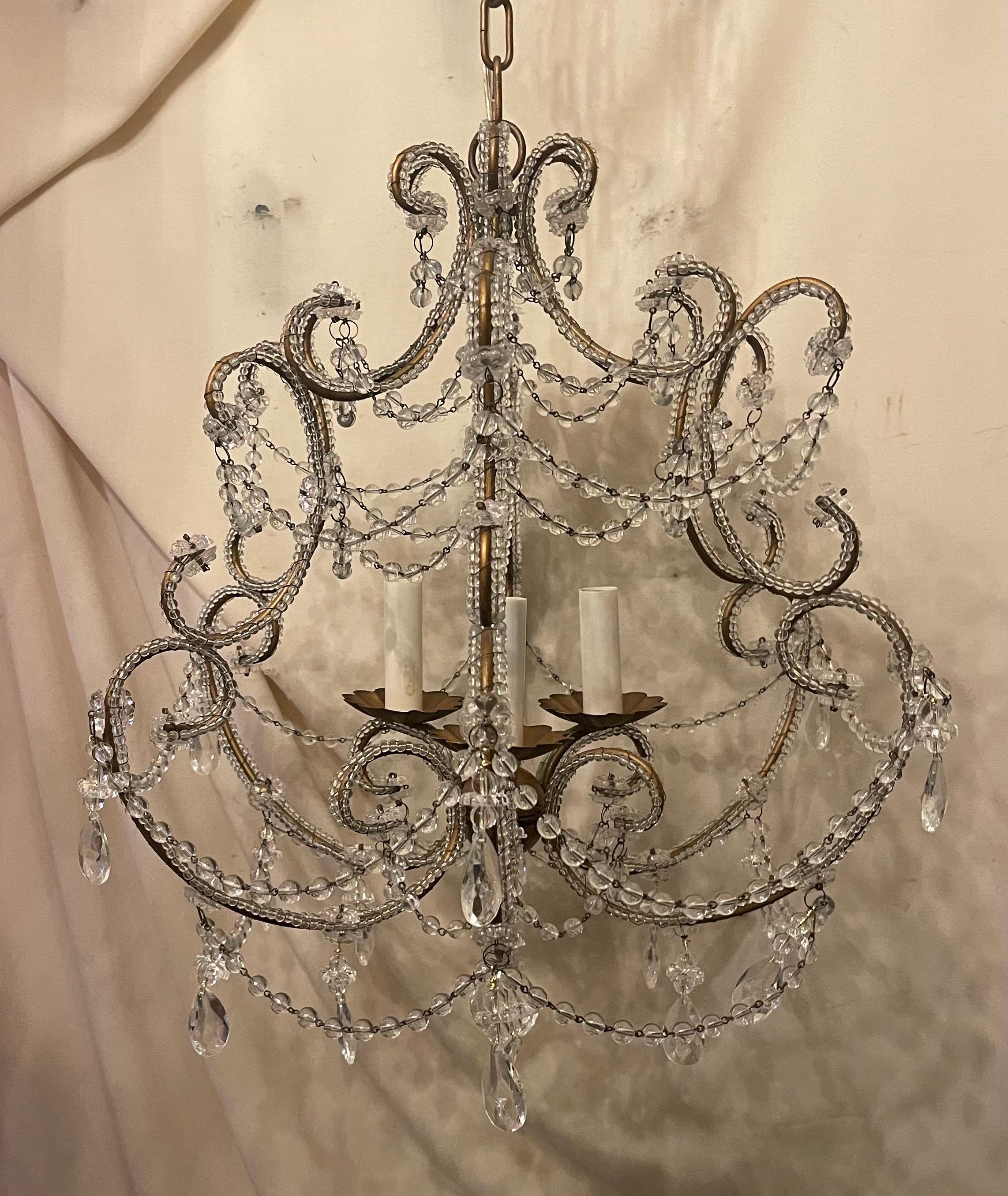 Wonderful Beaded Italian Baguès Birdcage Crystal Gold Gilt Flower Chandelier In Good Condition For Sale In Roslyn, NY