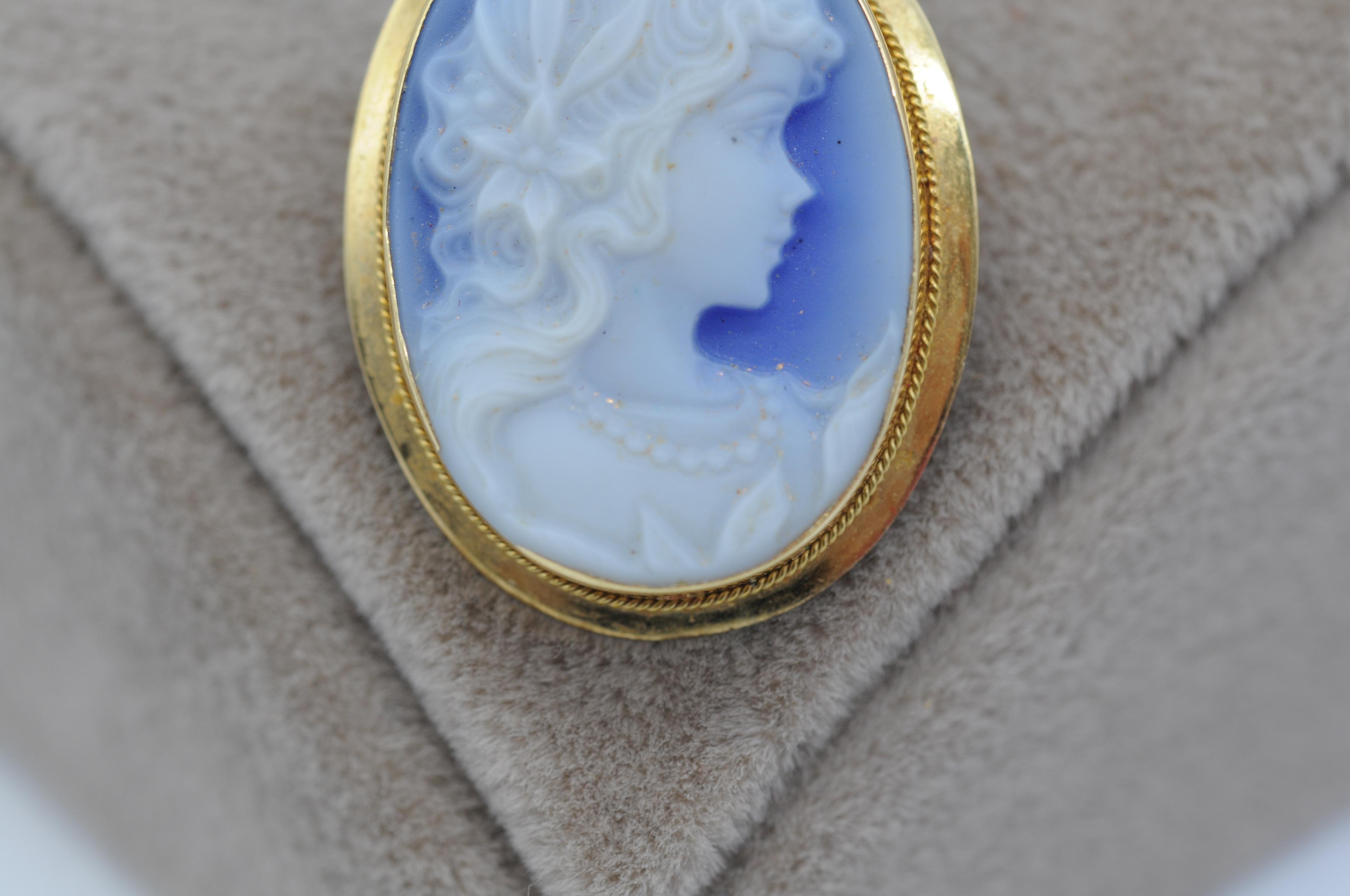 Women's or Men's wonderful blue gemme kamme in 18k Gold  For Sale