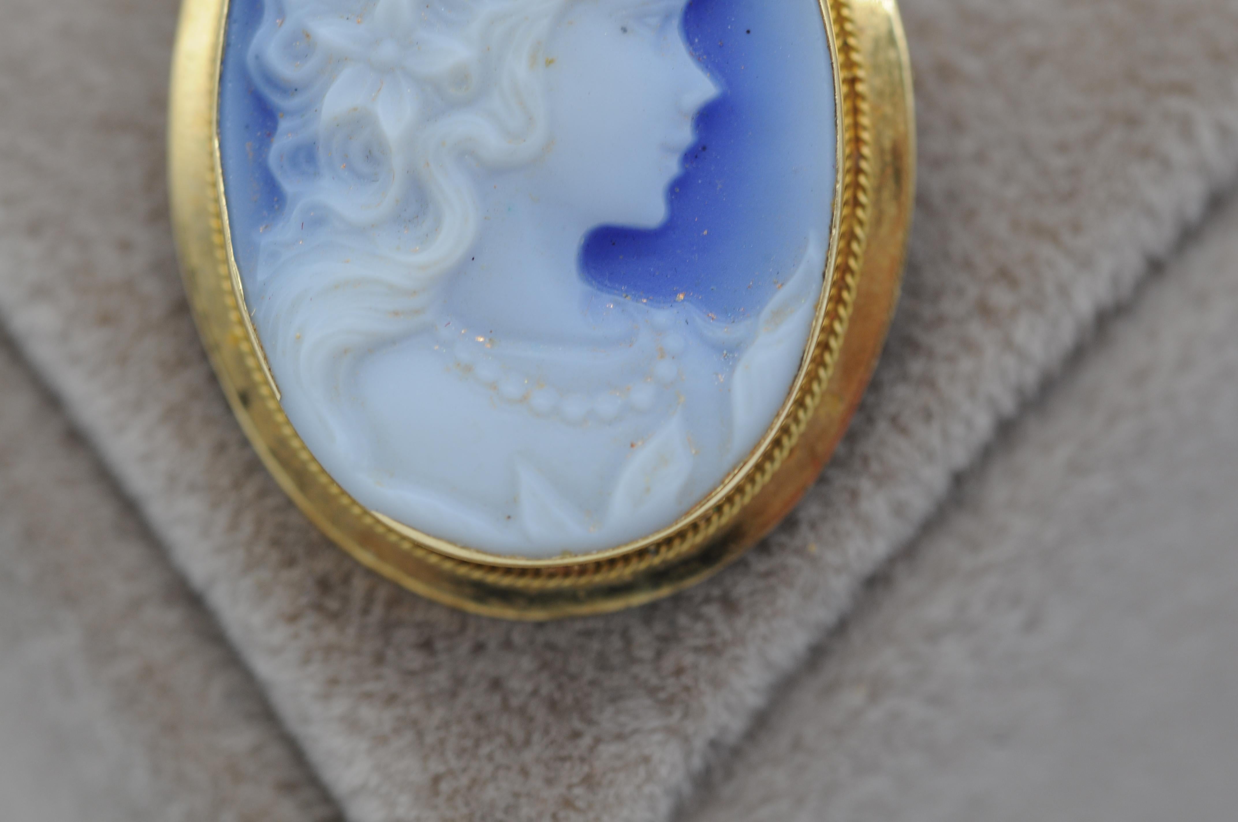 Magnifique kamme gemme bleue en or 18 carats  en vente 3