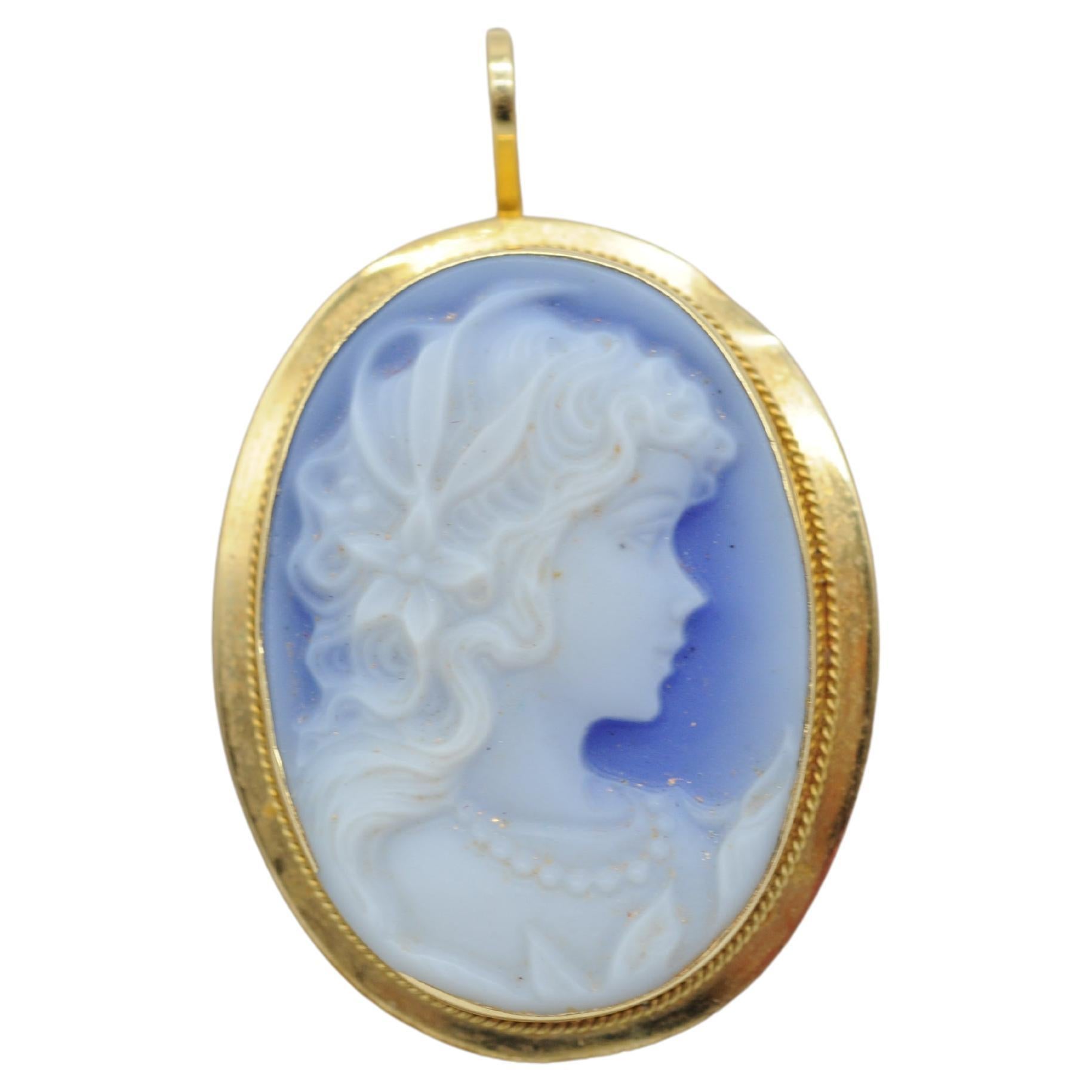 Magnifique kamme gemme bleue en or 18 carats  en vente