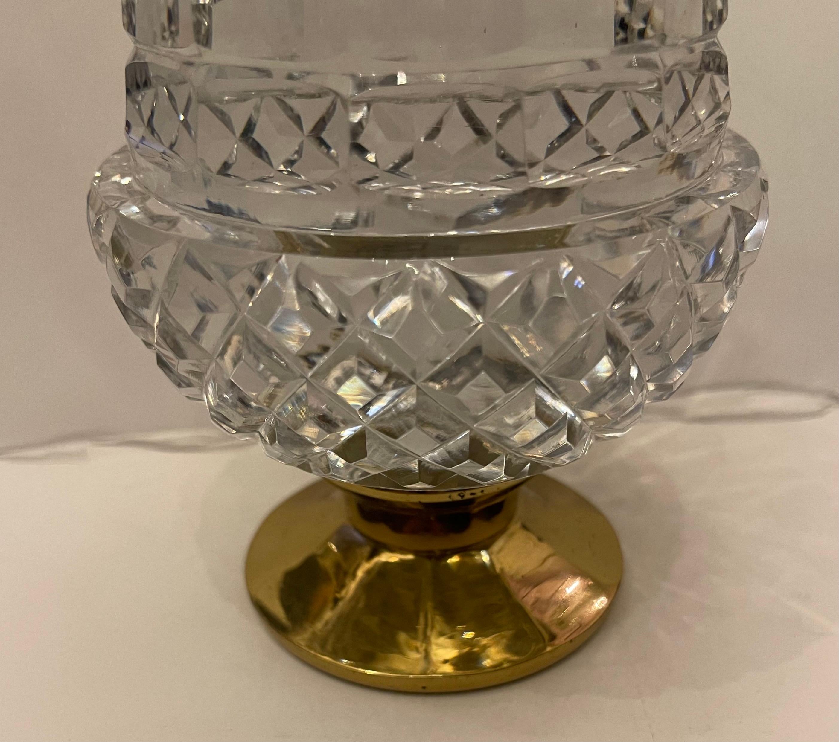 Buriné Merveilleuse Boule d'Escalier Crystal Cut Acorn Brass Banister Newel Post Finial en vente