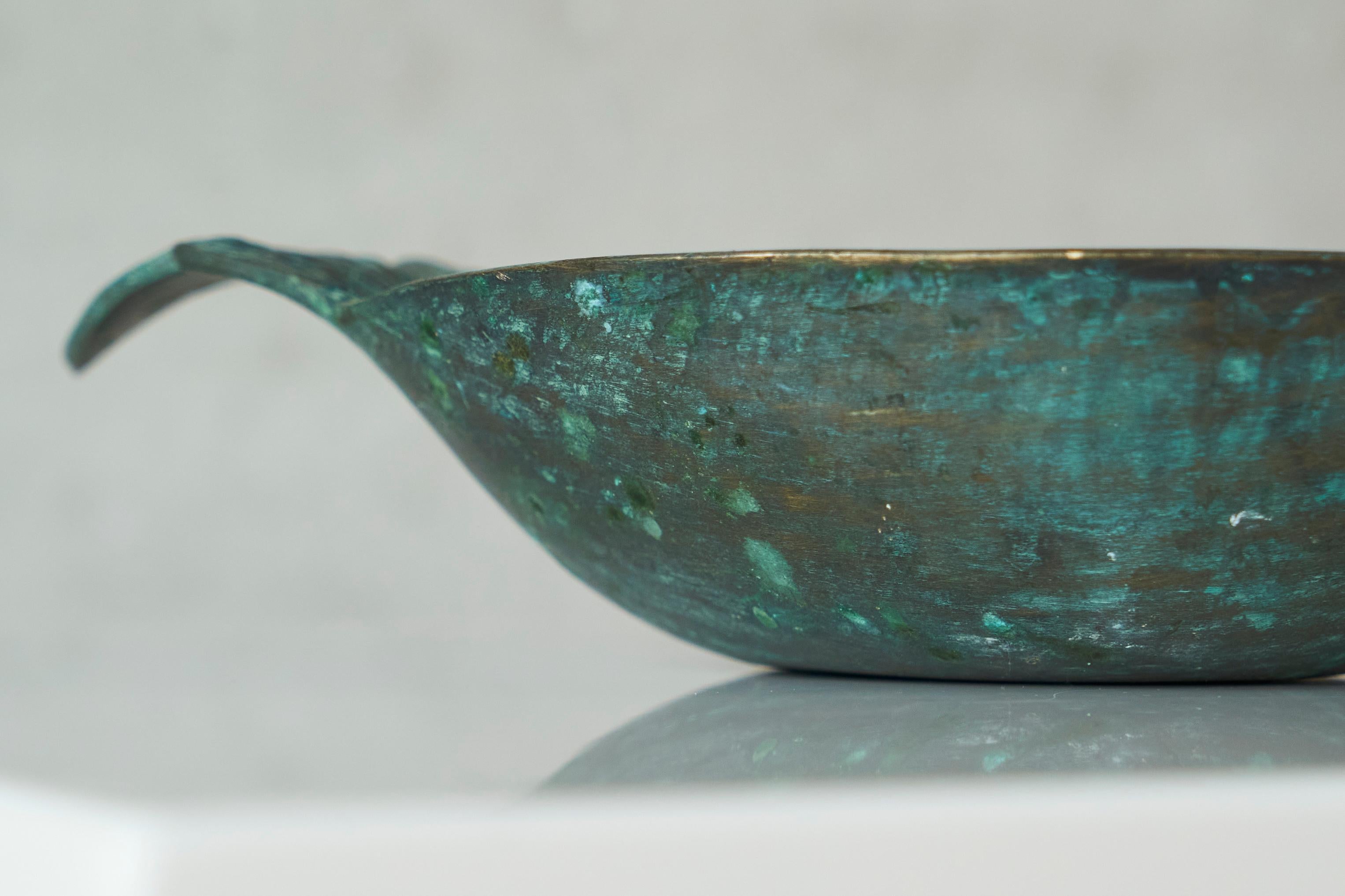 Wonderful Bowl in Verdigris Patinated Bronze Early 20th Century For Sale 1