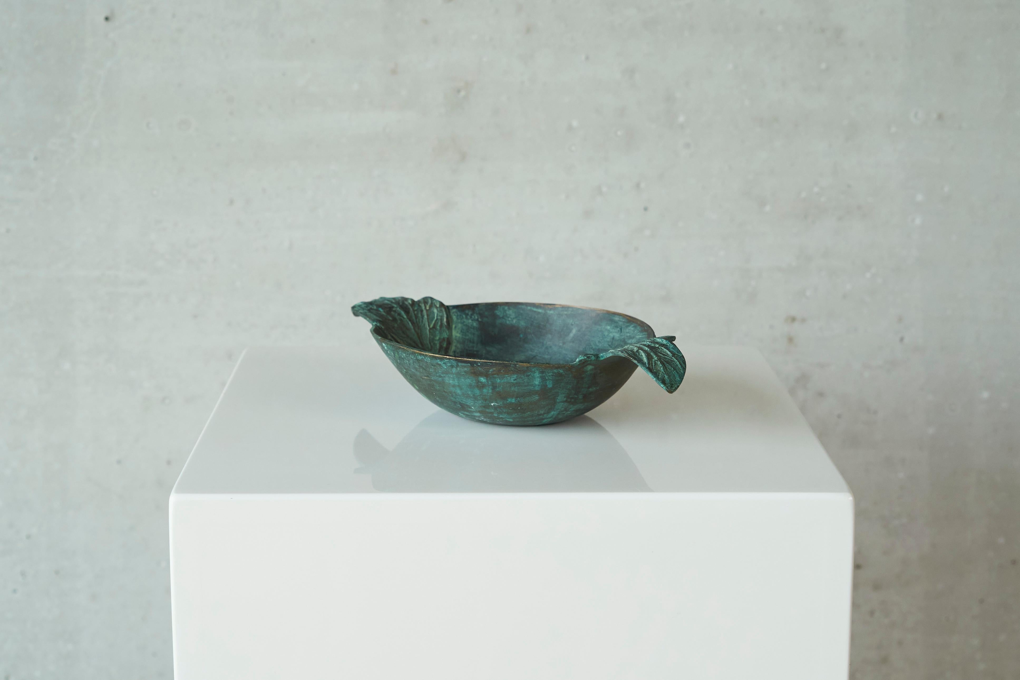 Wonderful Bowl in Verdigris Patinated Bronze Early 20th Century For Sale 2
