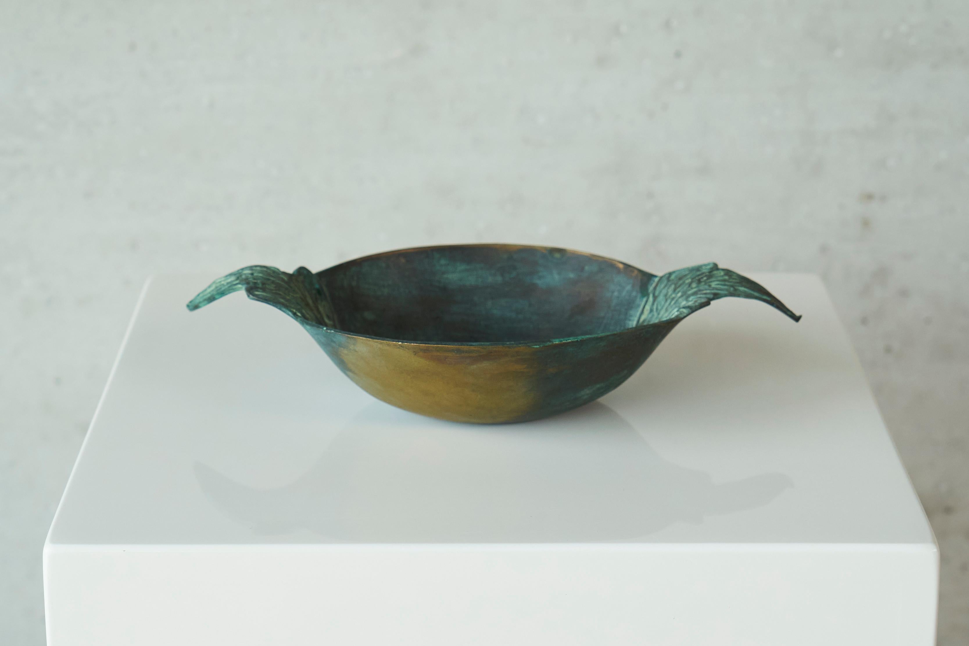 Wonderful Bowl in Verdigris Patinated Bronze Early 20th Century For Sale 3