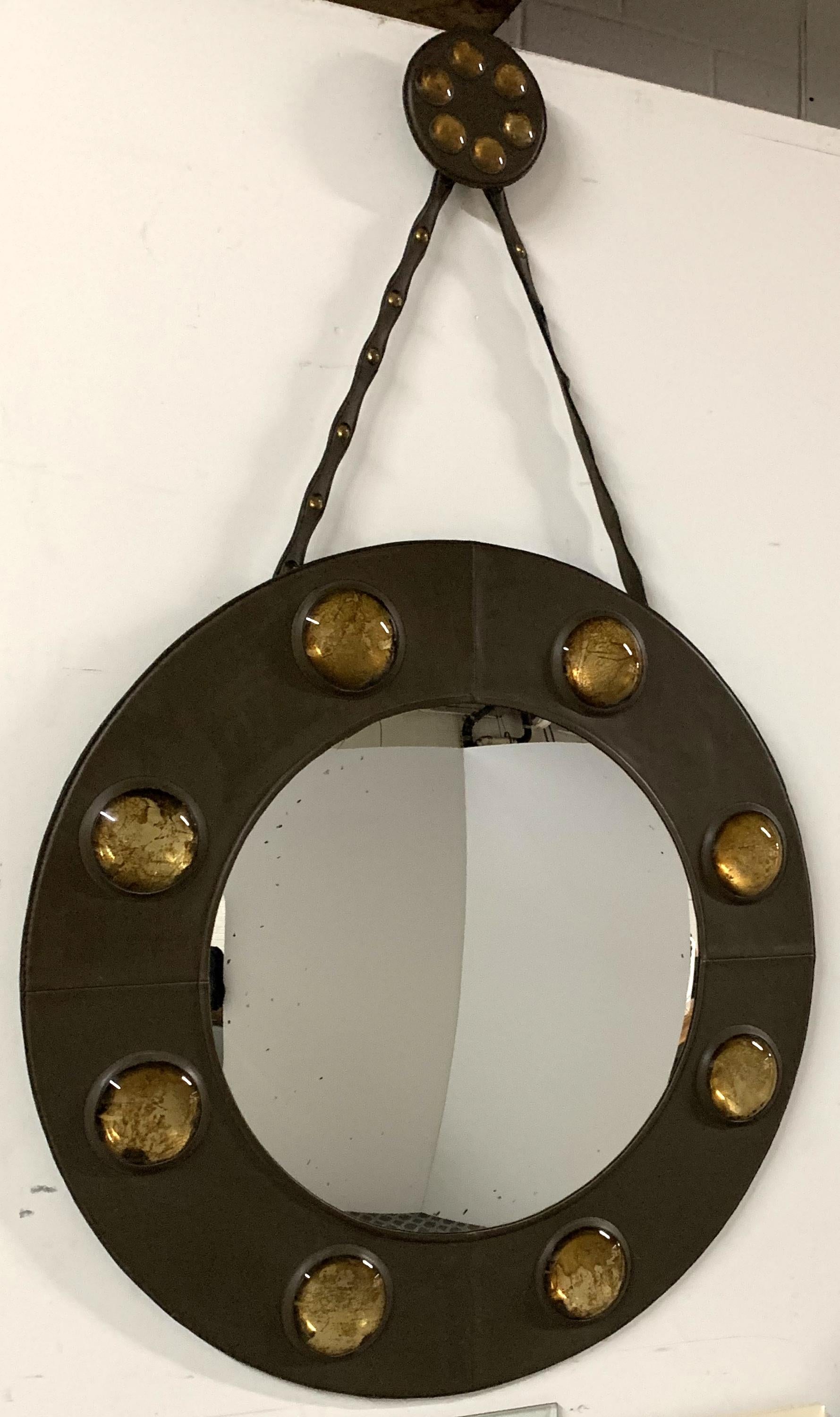 Merveilleux bracelet en cuir Brown Antique Mirror rond Verre d'art Cabochons d'or Bon état - En vente à Roslyn, NY