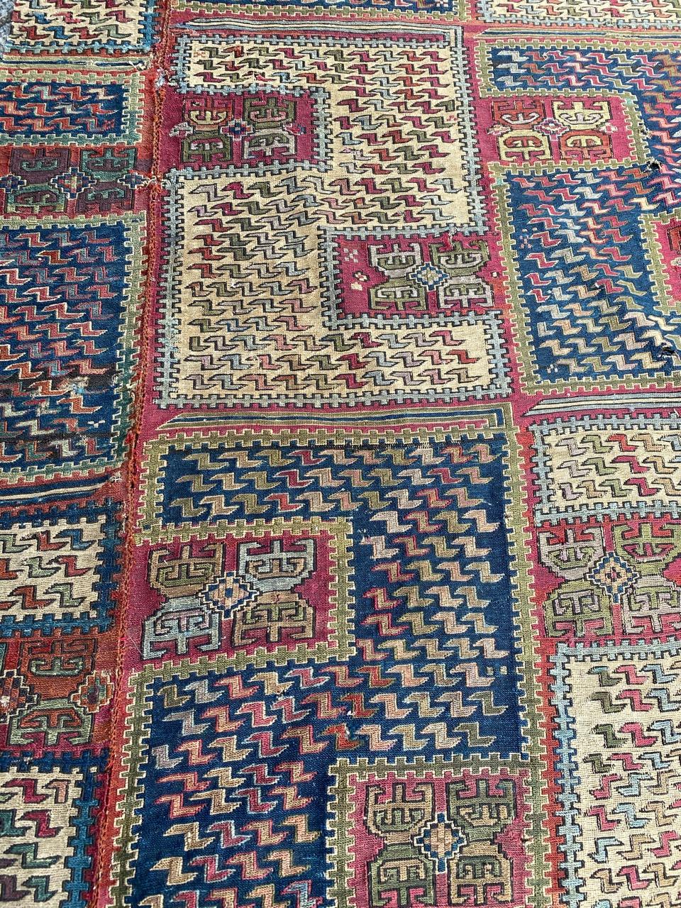 Wonderful Caucasian Verneh Embroidered Kilim In Good Condition For Sale In Saint Ouen, FR