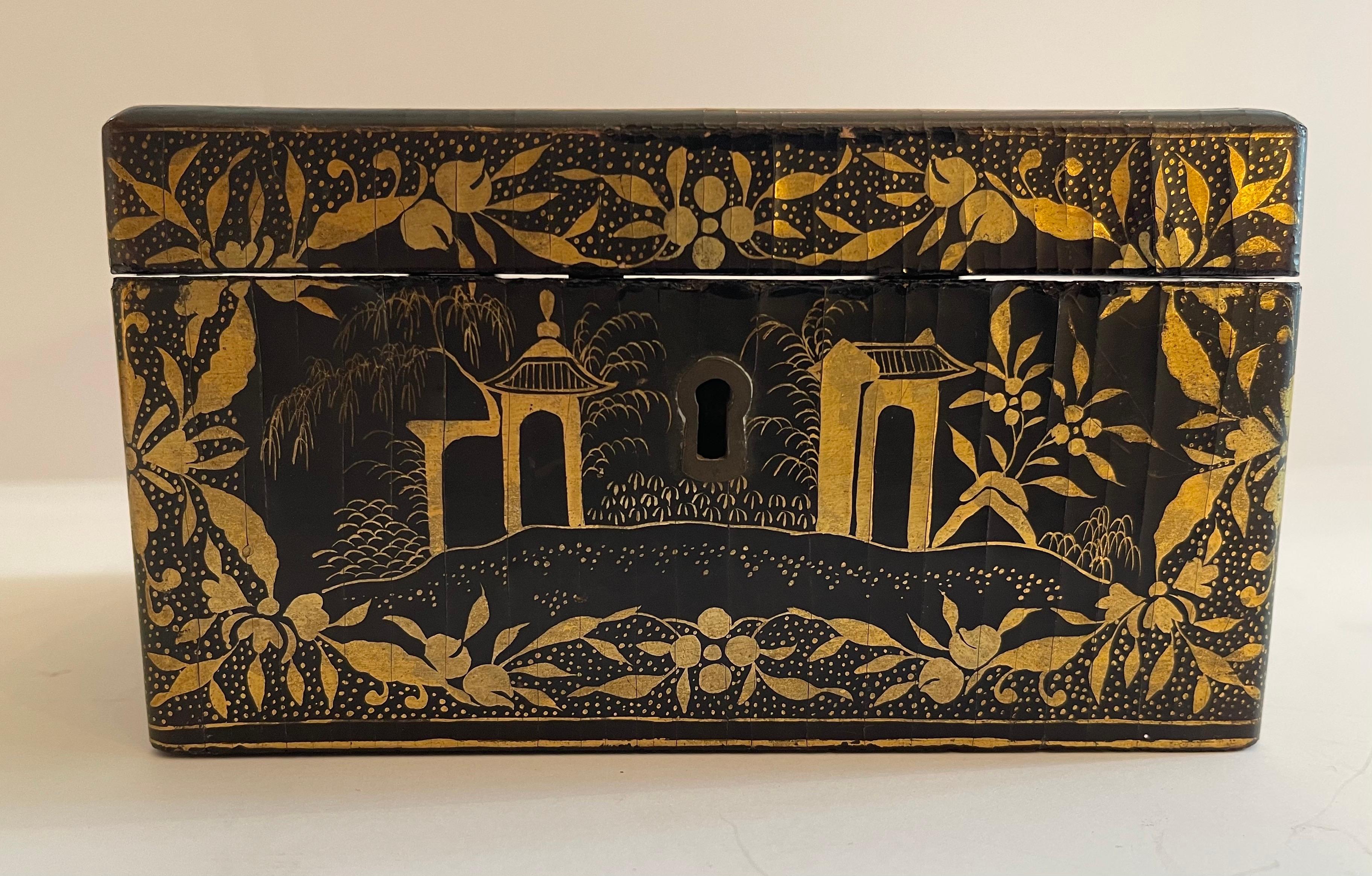 19th Century Wonderful Chinoiserie Black Lacquered Hand Painted Jewelry Casket Keepsake Box