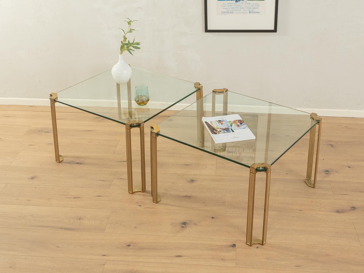 Mid-Century Modern Merveilleuse table basse modèle T 24, Peter Ghyczy en vente