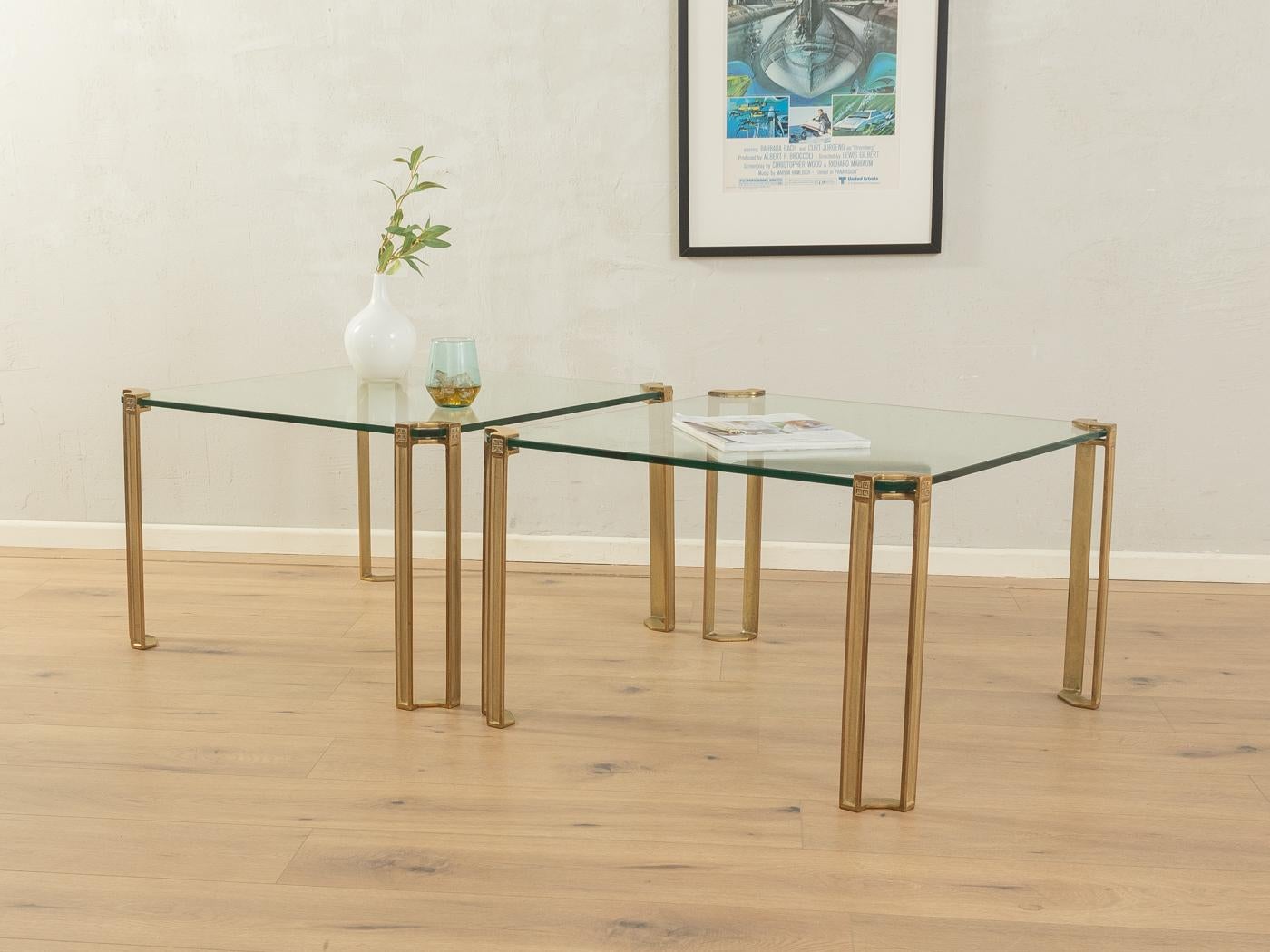 Néerlandais Merveilleuse table basse modèle T 24, Peter Ghyczy en vente