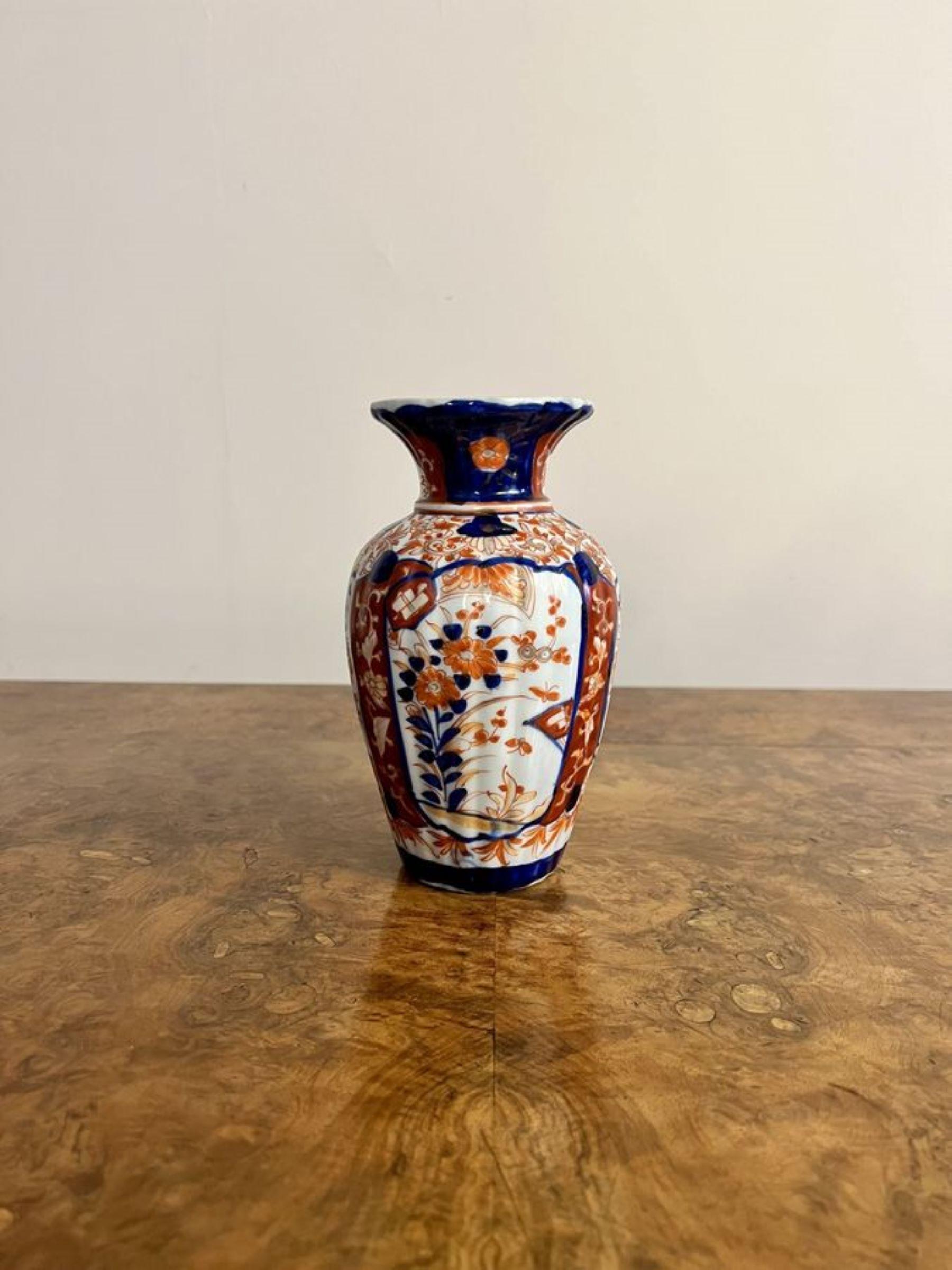 Merveilleuse collection de six petits vases imari japonais anciens en vente 2