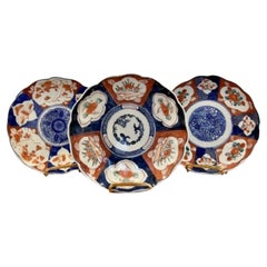 Wonderful collection of three antique Japanese imari plates 