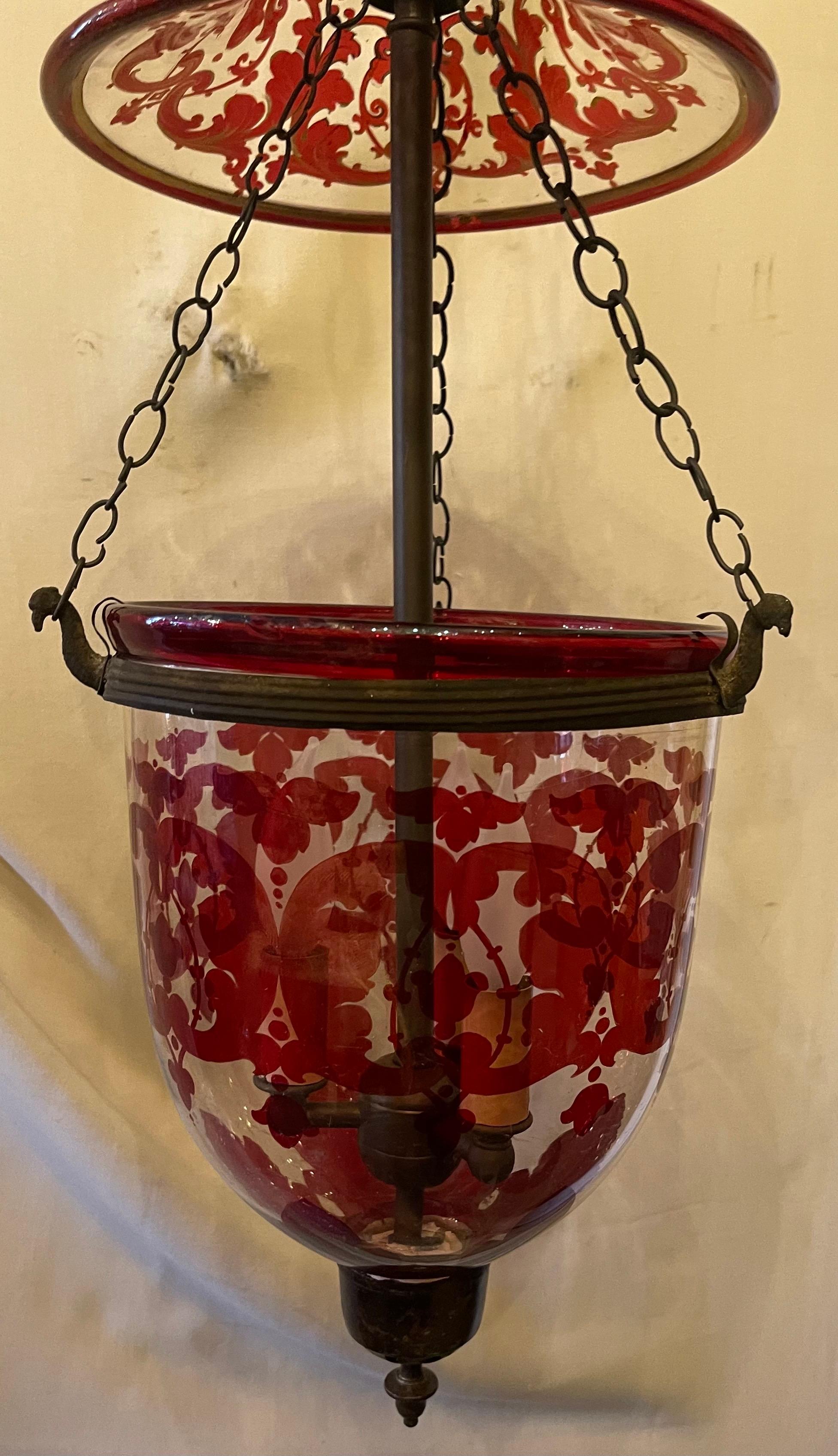 Belle Époque Meravigliosa lanterna a campana in vetro trasparente rosso mirtillo a sospensione in vendita