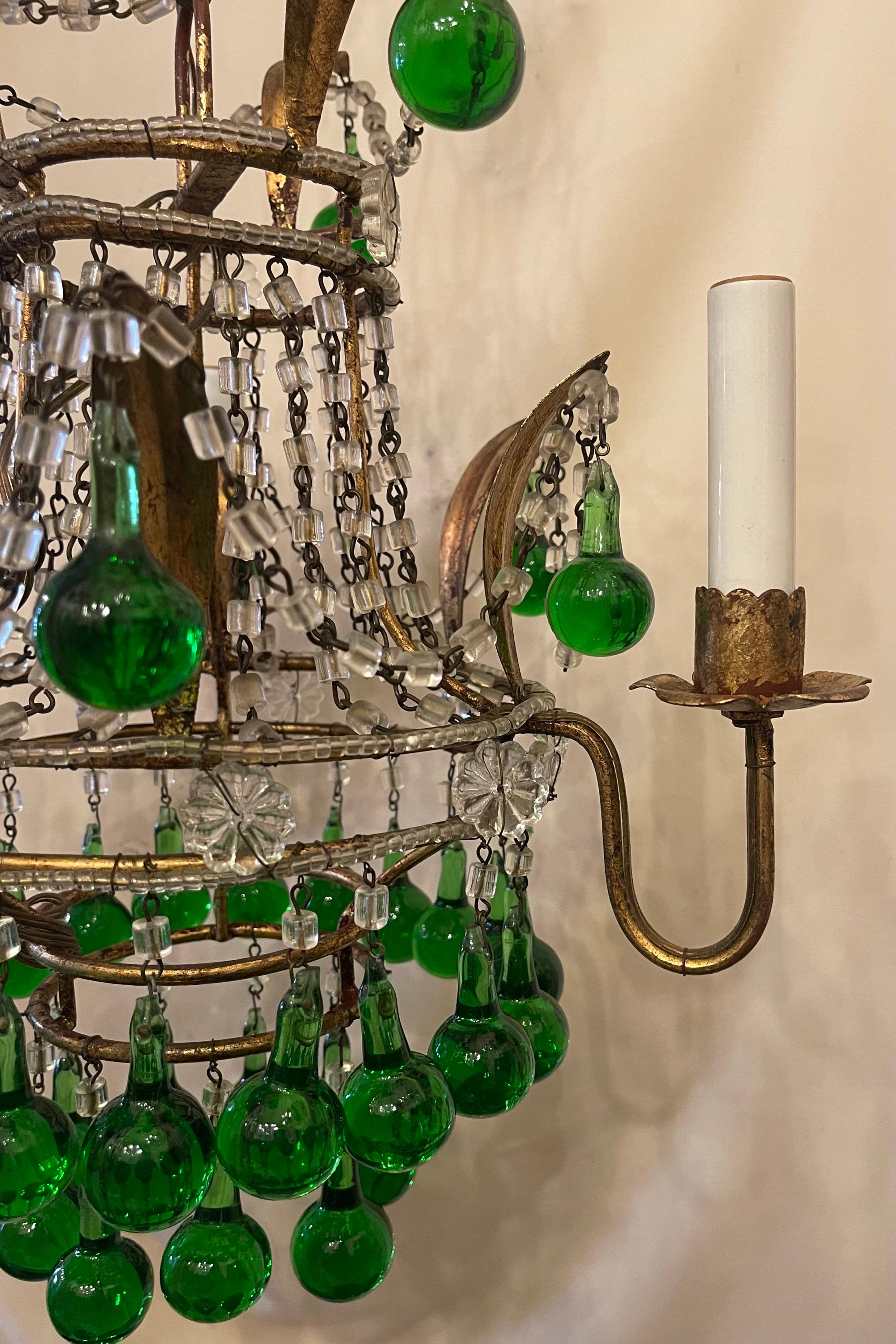 Doré Magnifique petit lustre italien en cristal perlé vert émeraude en vente