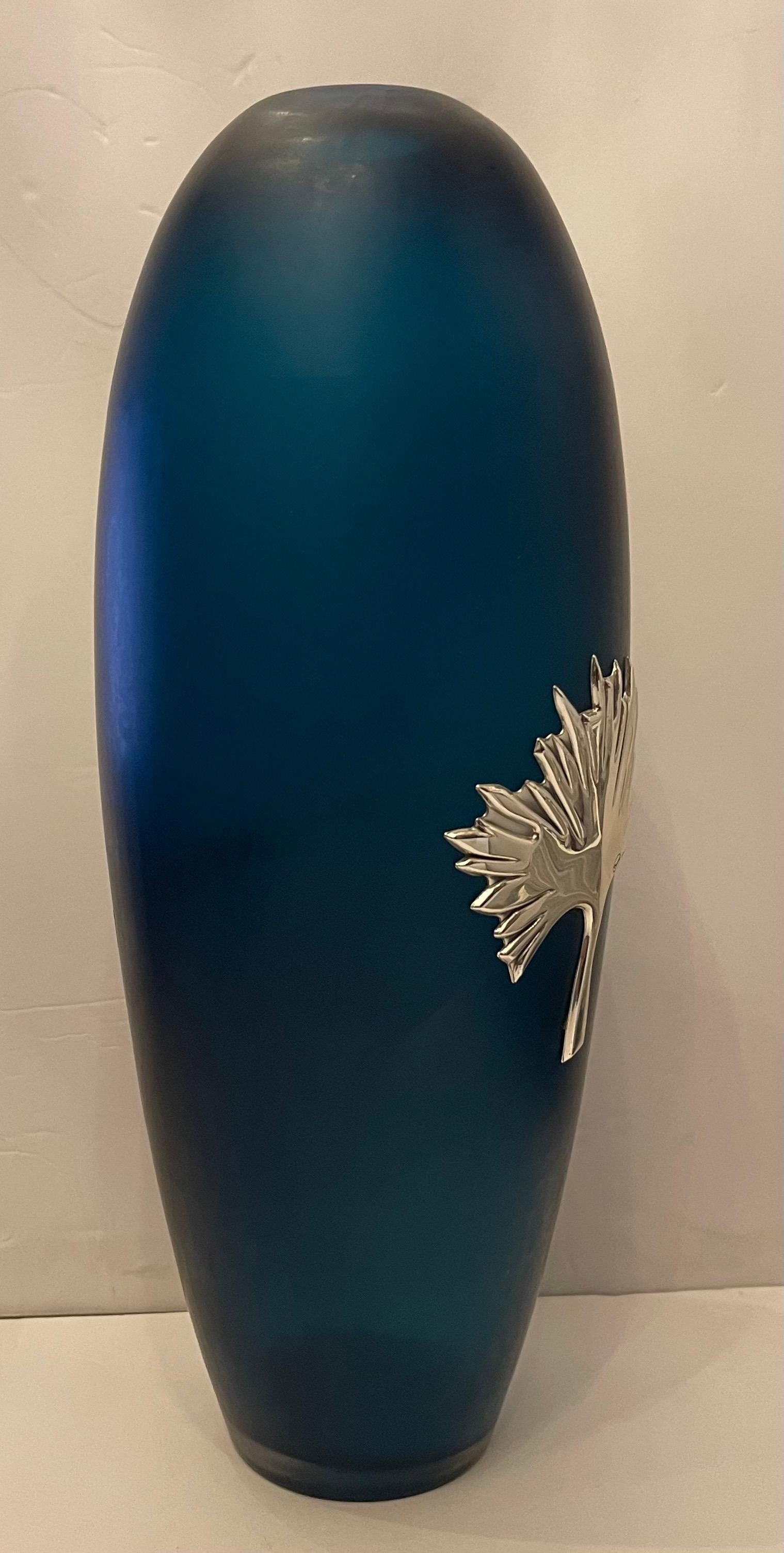 Moderne Merveilleux vase en verre d'art italien de Murano, feuille de palmier montée sur métal en vente