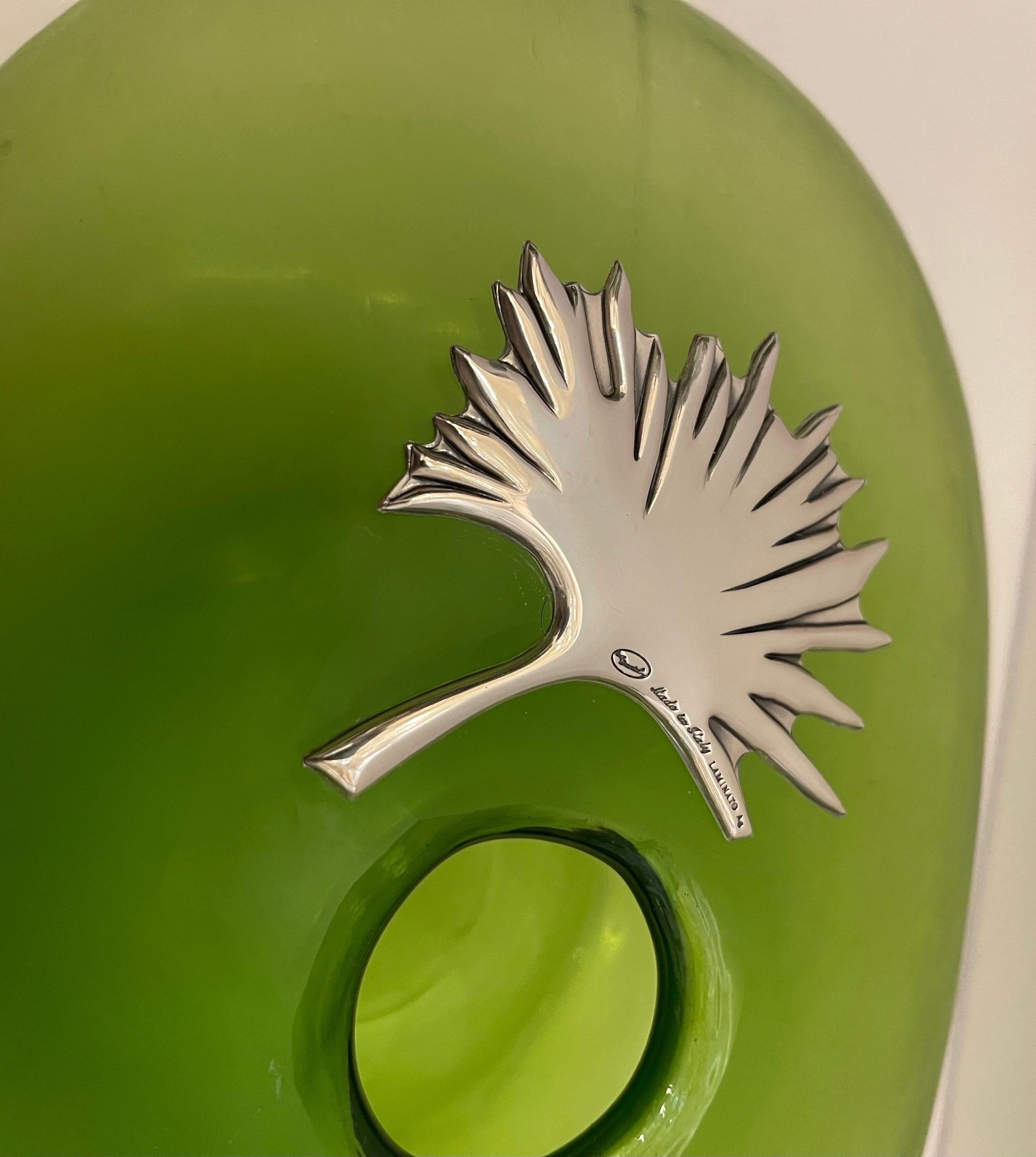 Merveilleux vase en verre d'art italien de Murano, feuille de palmier montée sur métal Bon état - En vente à Roslyn, NY