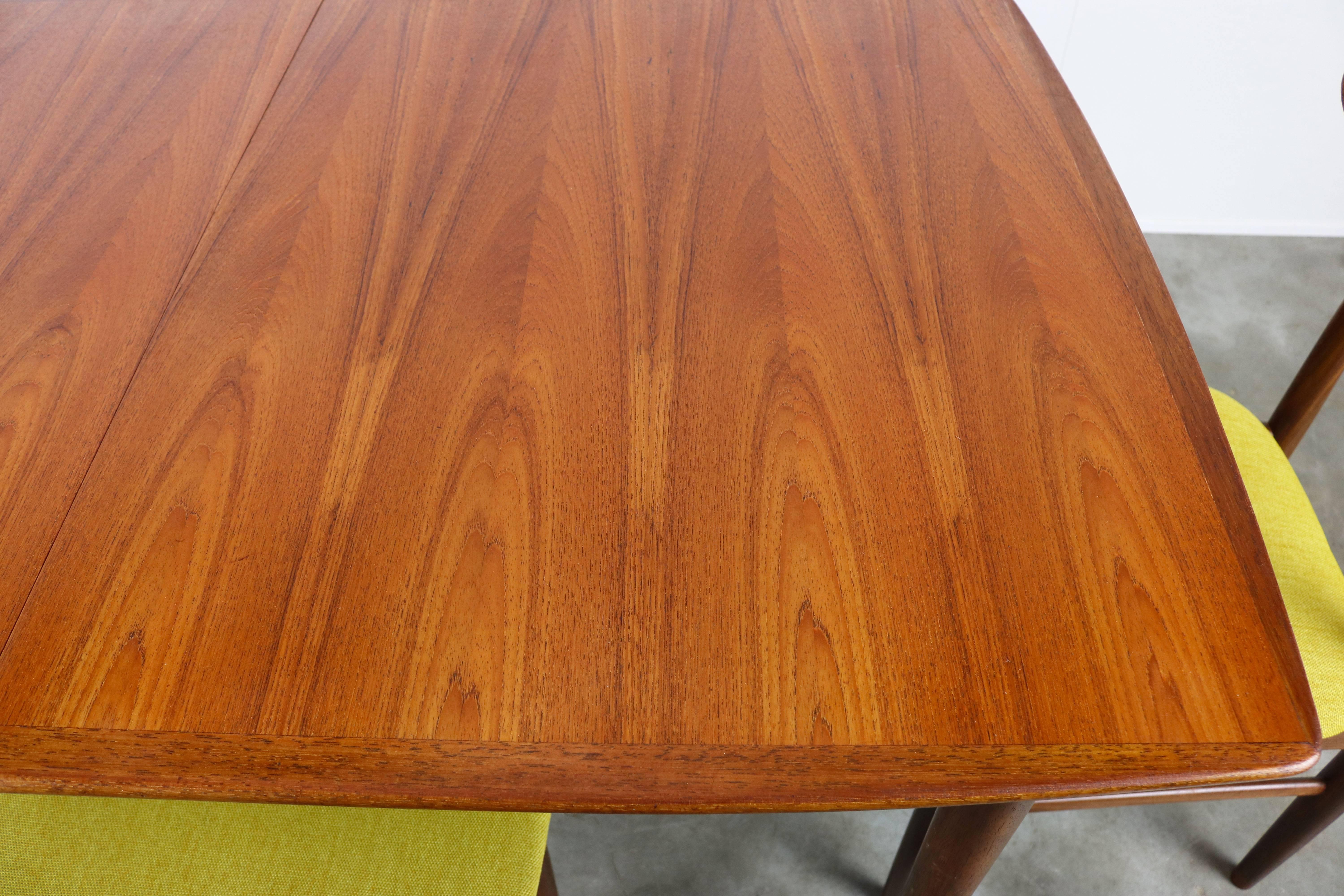 Wonderful Danish Design Dining Room Set Designed by Dyrlund in Teak 1950s In Good Condition In Ijzendijke, NL