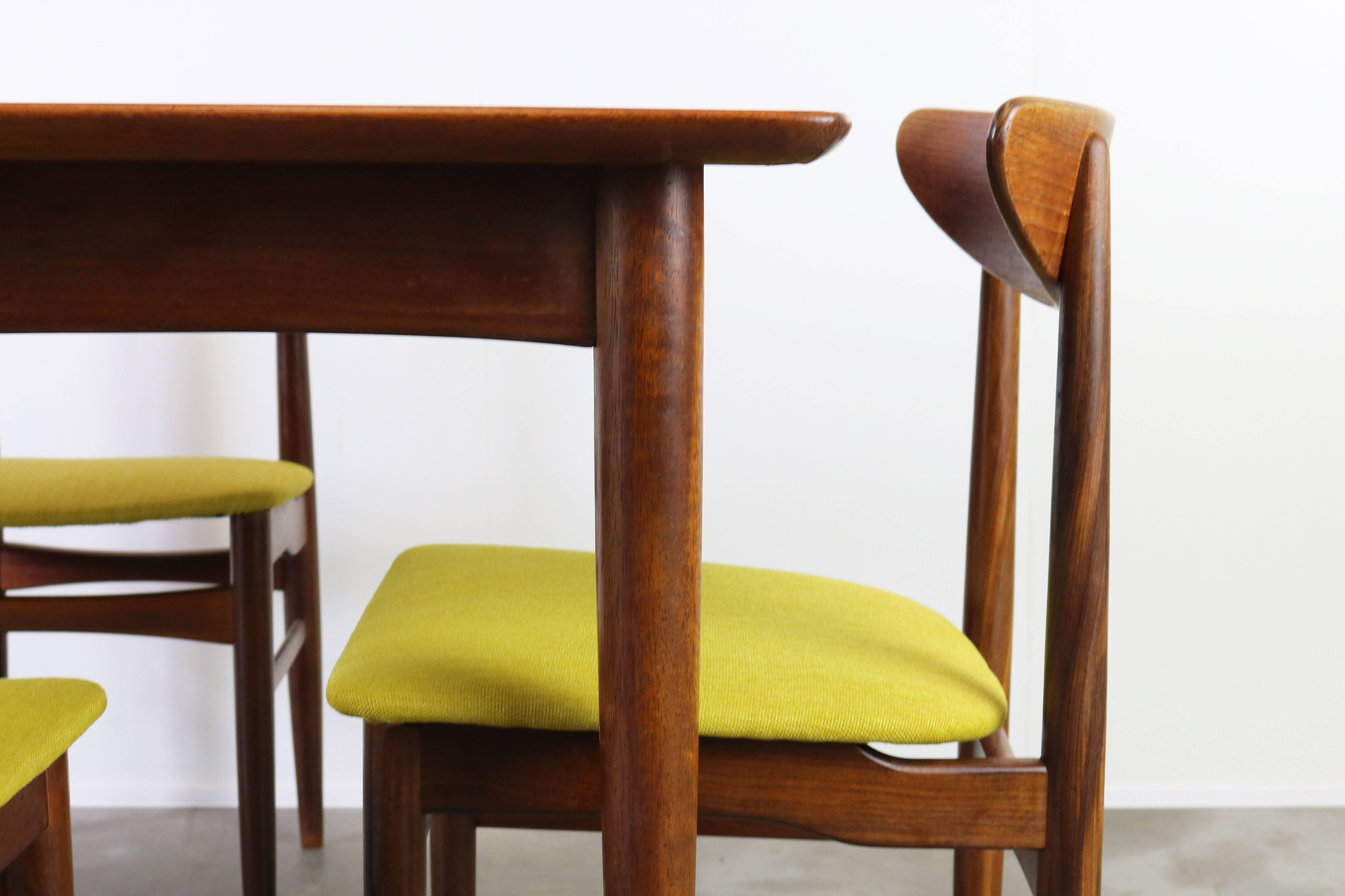 Mid-20th Century Wonderful Danish Design Dining Room Set Designed by Dyrlund in Teak 1950s