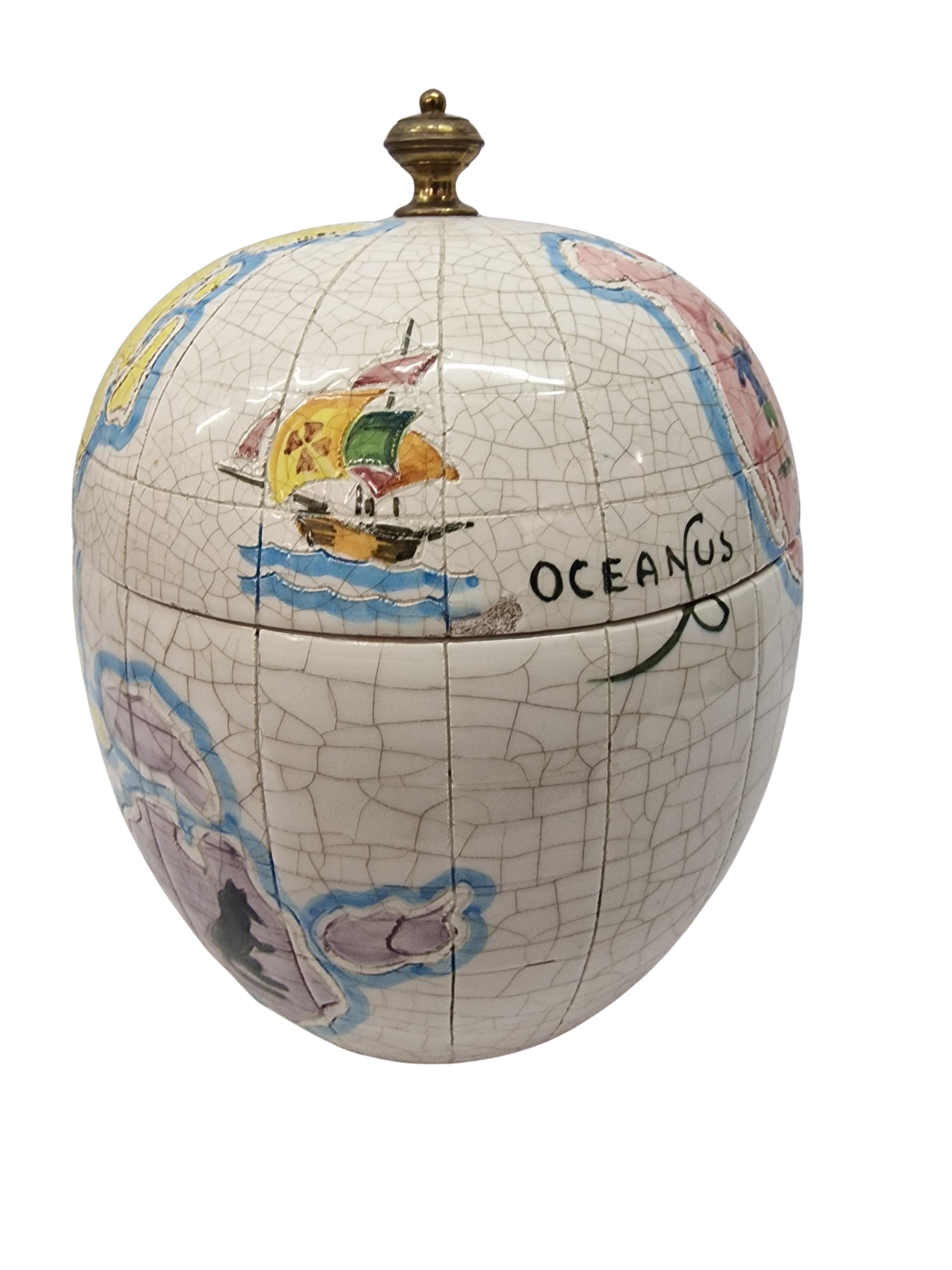 italien Merveilleux globe au design rare comme seau à glace réfrigérant, Ugo Zaccagnini, années 1940, Italie en vente