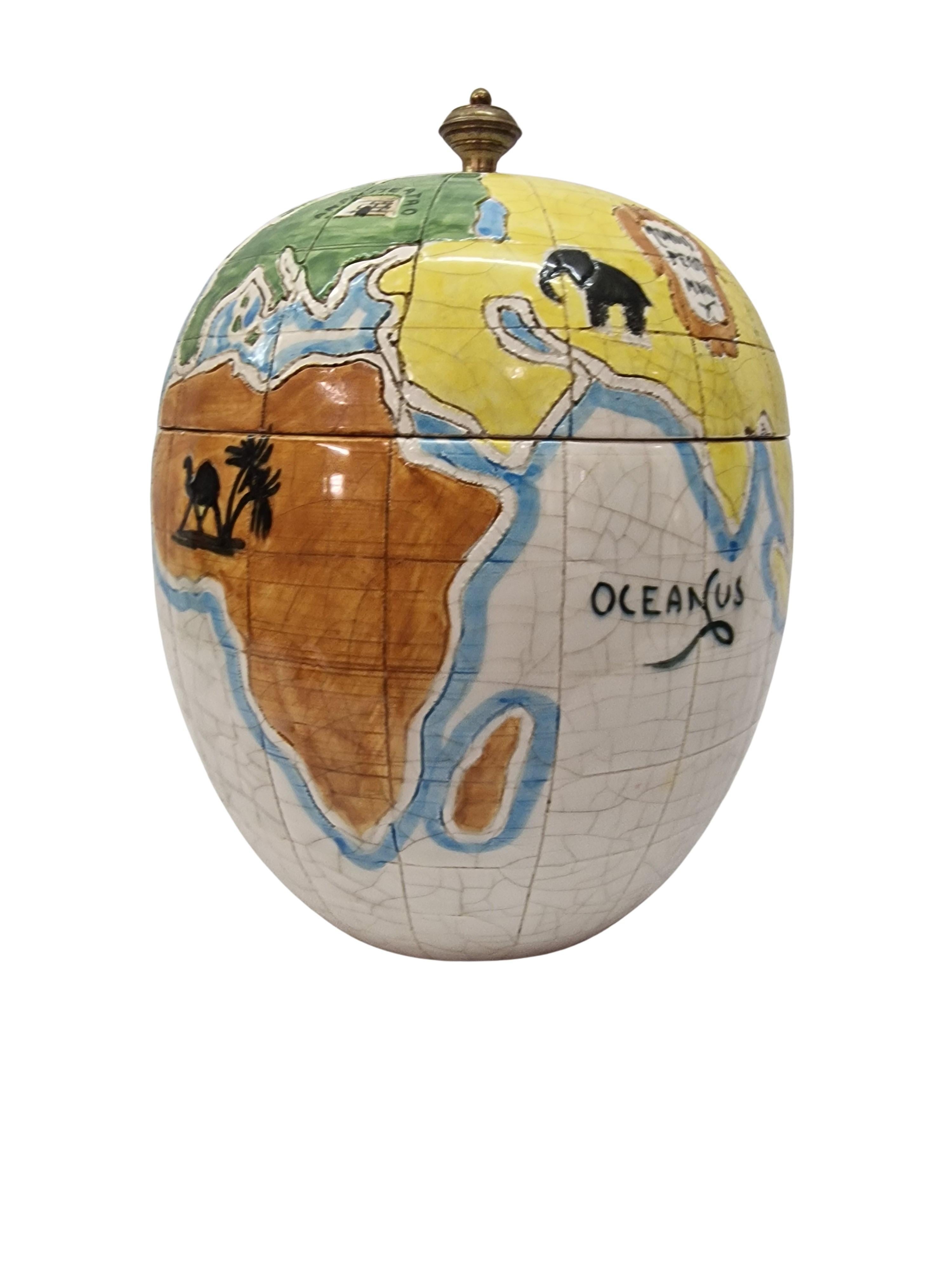 Peint à la main Merveilleux globe au design rare comme seau à glace réfrigérant, Ugo Zaccagnini, années 1940, Italie en vente