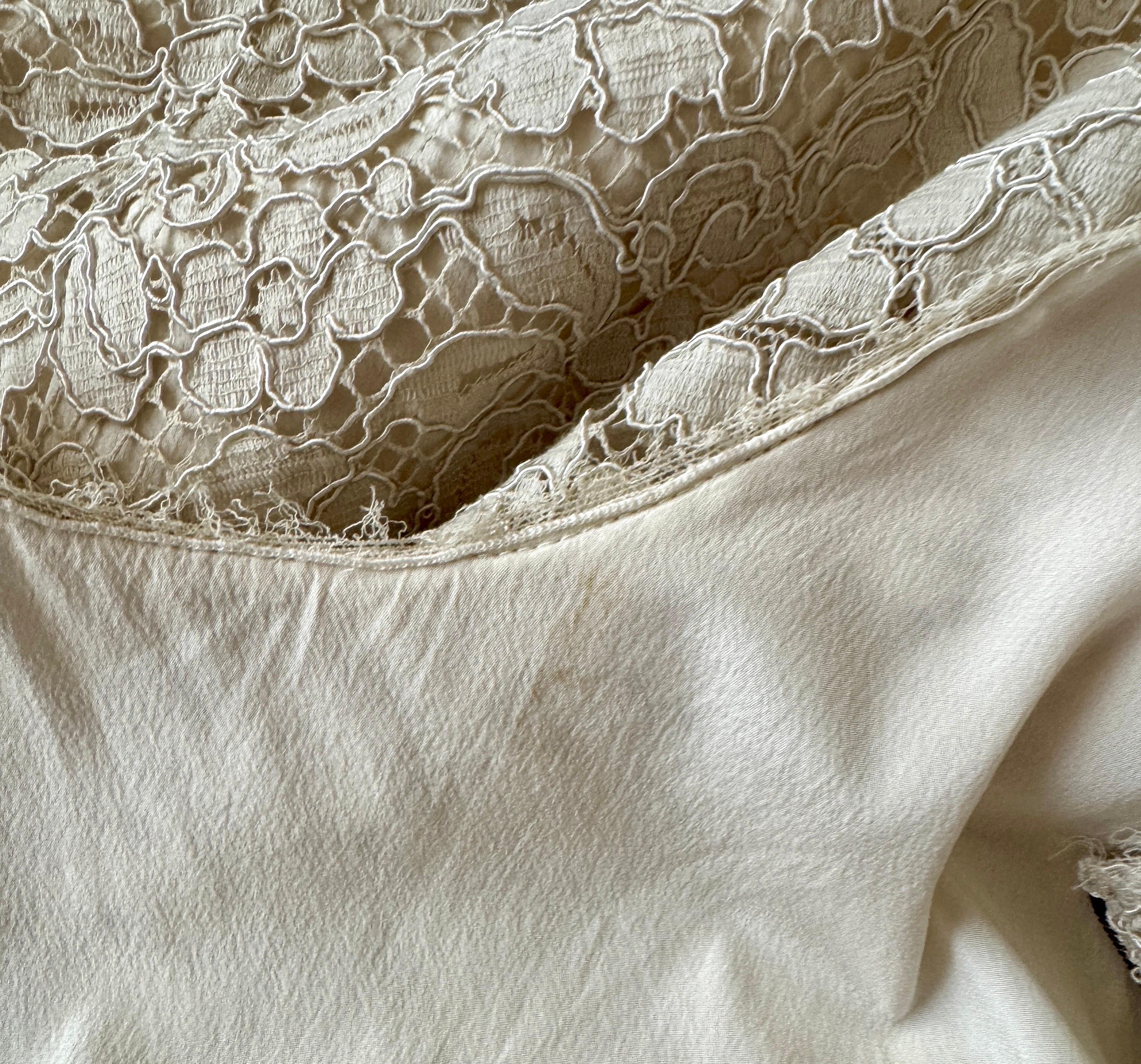 Magnifique robe droite en dentelle DOLCE & Gabbana 44 en vente 2