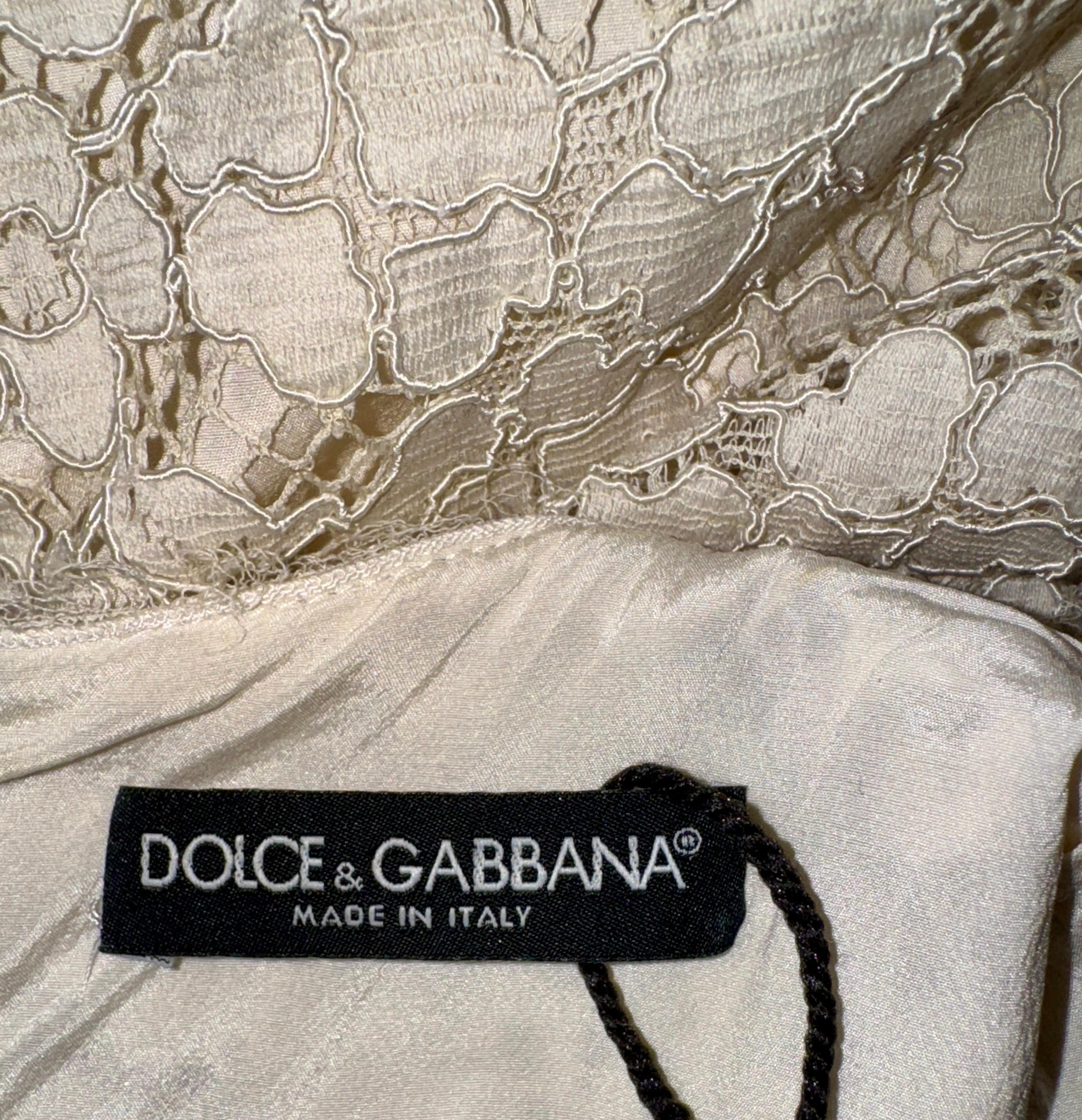 Magnifique robe droite en dentelle DOLCE & Gabbana 44 en vente 4