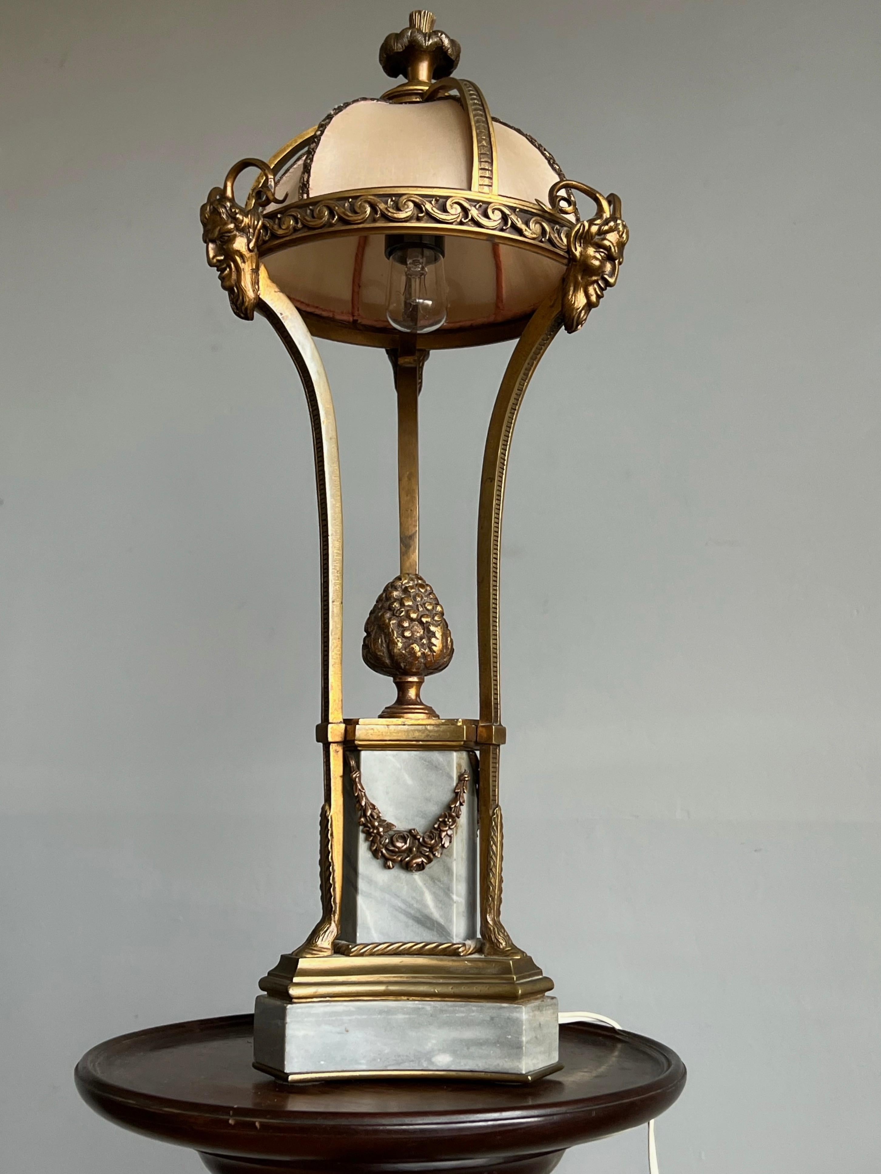 Wunderschöne Tisch-/Schreibtischlampe aus Bronze und Marmor mit Faun-Skulpturen, frühe 1900er Jahre im Angebot 6