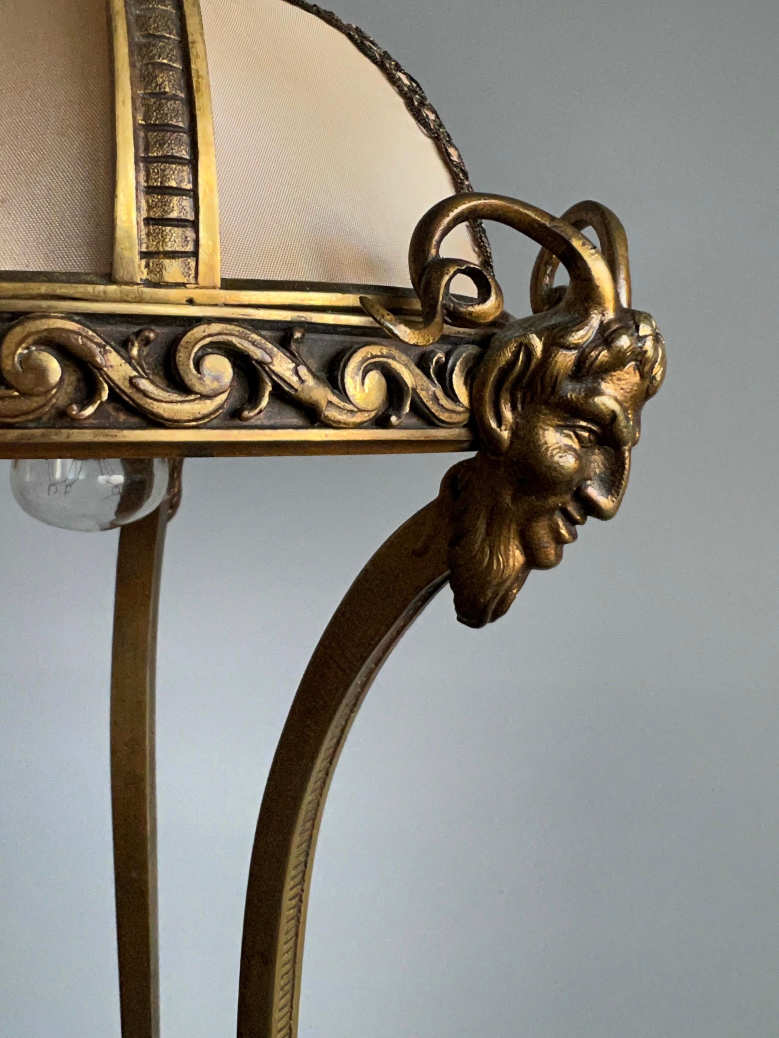 Wunderschöne Tisch-/Schreibtischlampe aus Bronze und Marmor mit Faun-Skulpturen, frühe 1900er Jahre im Angebot 10