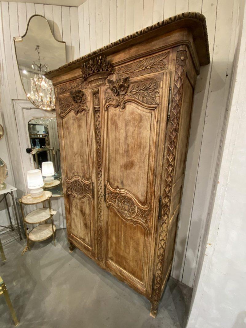 Merveilleuse armoire de mariage en Oak du début du 19e siècle, France en vente 5