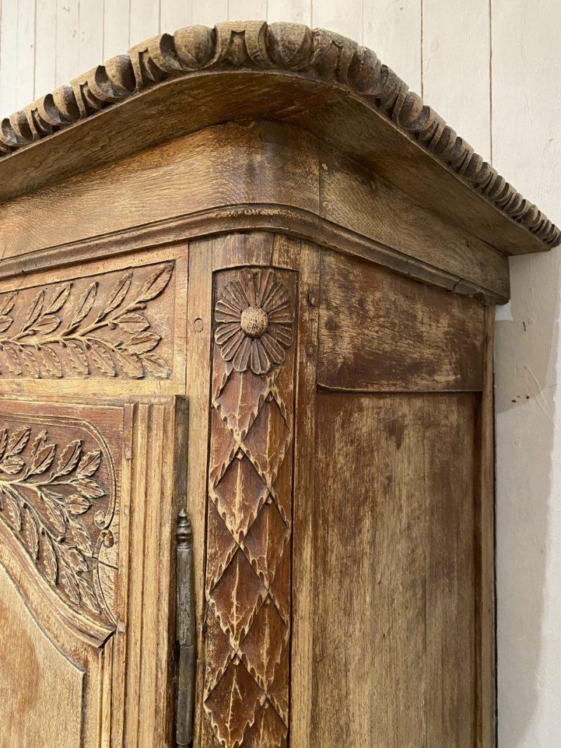 Merveilleuse armoire de mariage en Oak du début du 19e siècle, France en vente 6