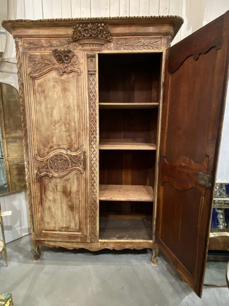 Merveilleuse armoire de mariage en Oak du début du 19e siècle, France en vente 3