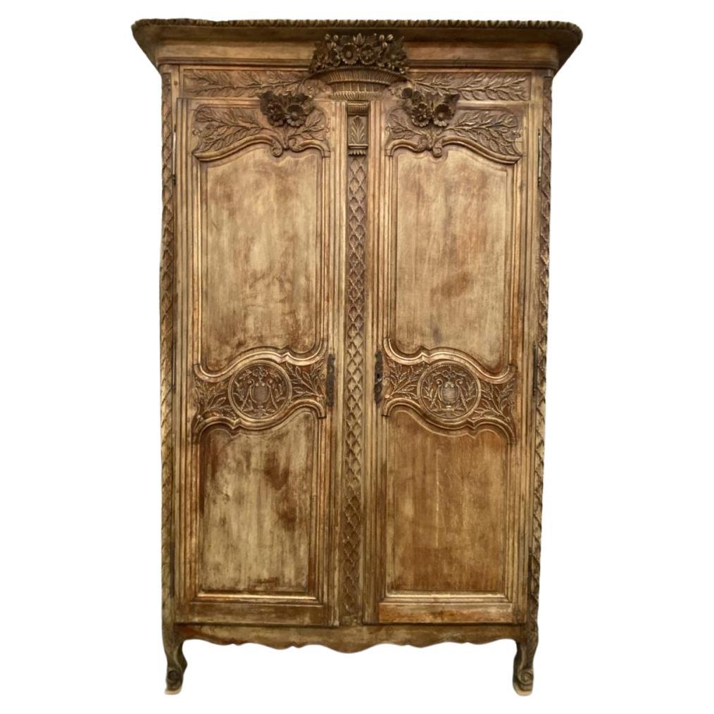 Merveilleuse armoire de mariage en Oak du début du 19e siècle, France en vente