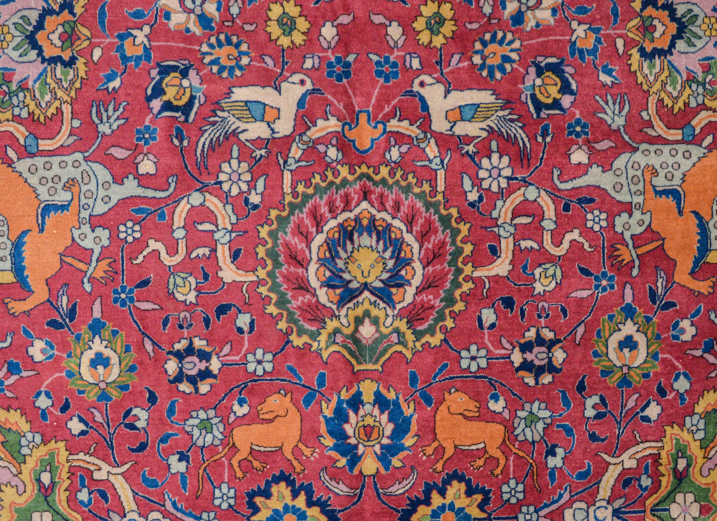 Wonderful Early 20th Century Agra Rug In Good Condition For Sale In Chicago, IL