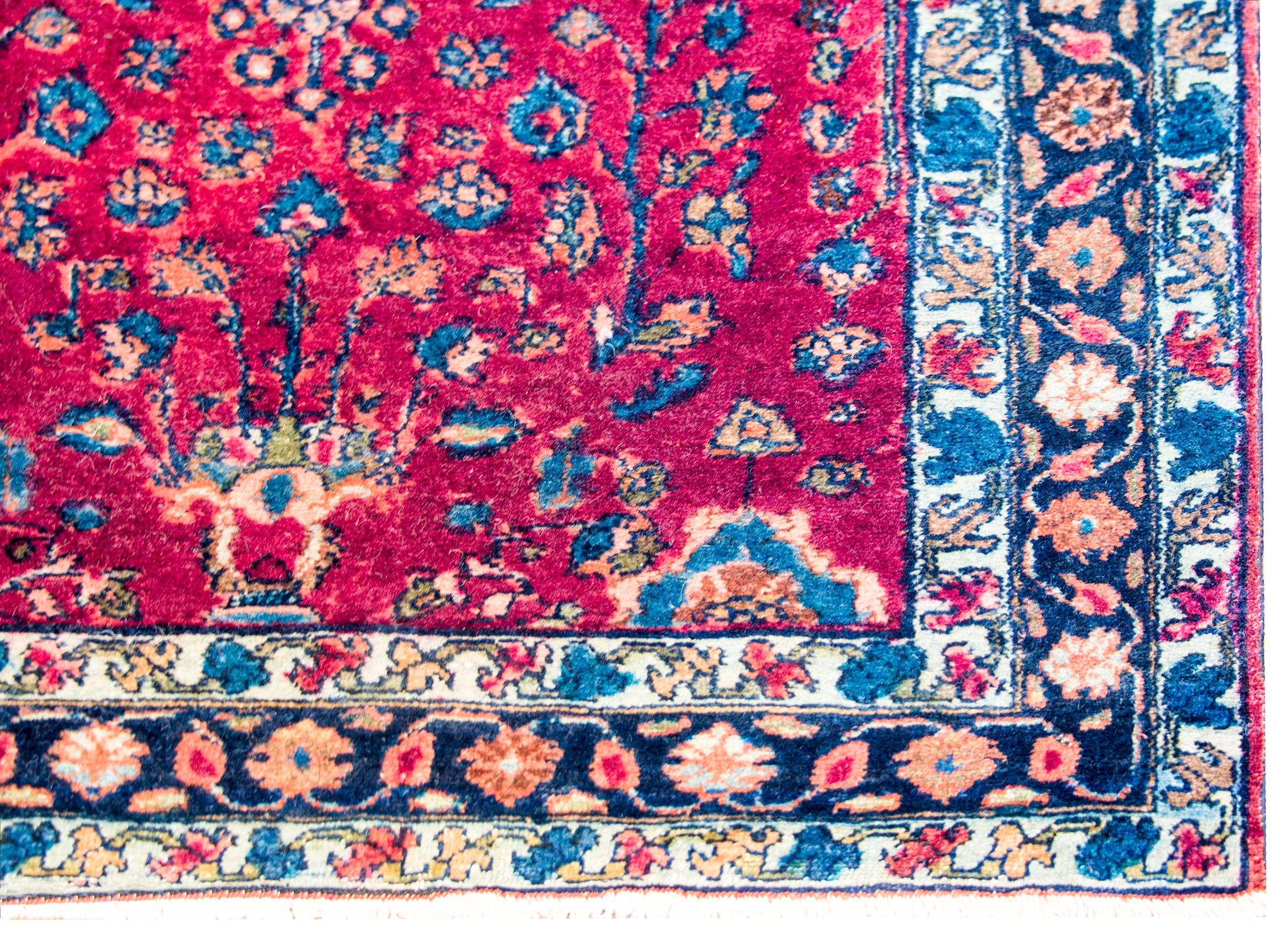 Wonderful Early 20th Century Antique Lilihan Rug In Good Condition For Sale In Chicago, IL