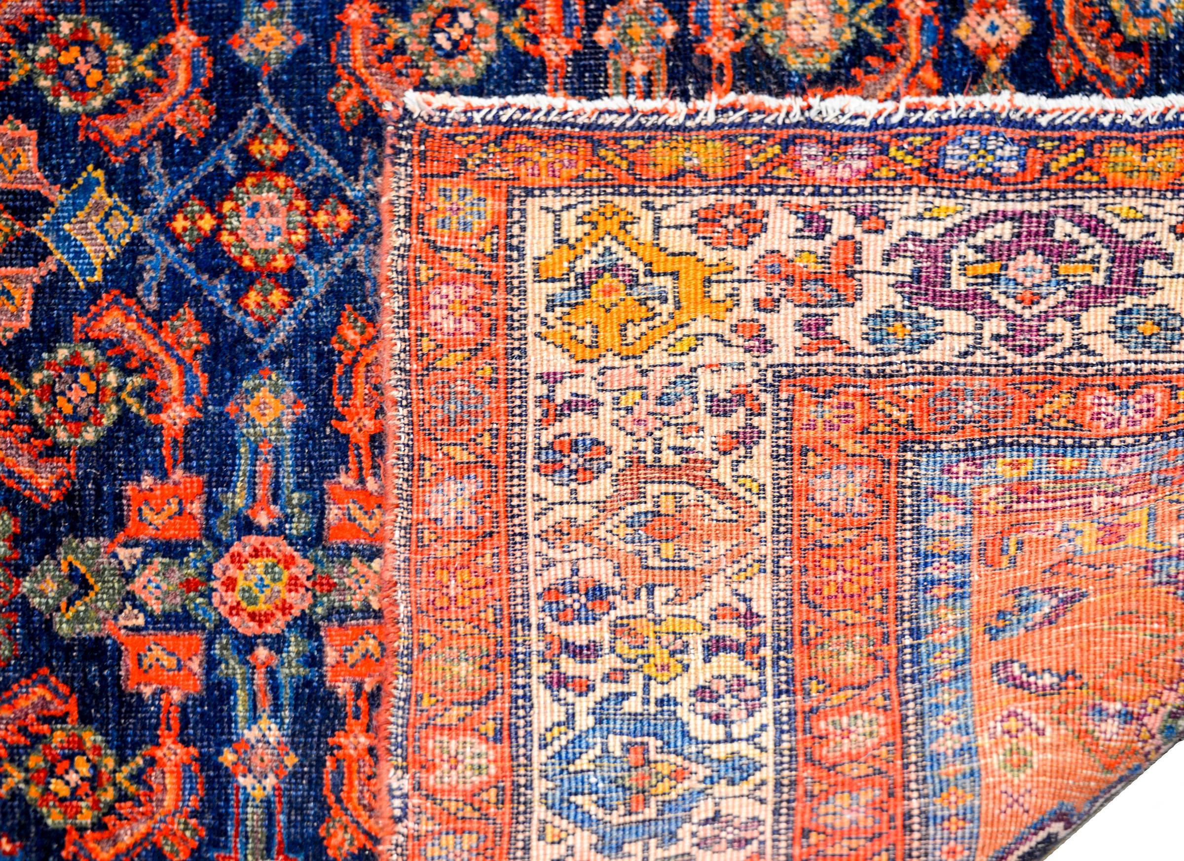 Merveilleux tapis Bidjar du début du XXe siècle Bon état - En vente à Chicago, IL