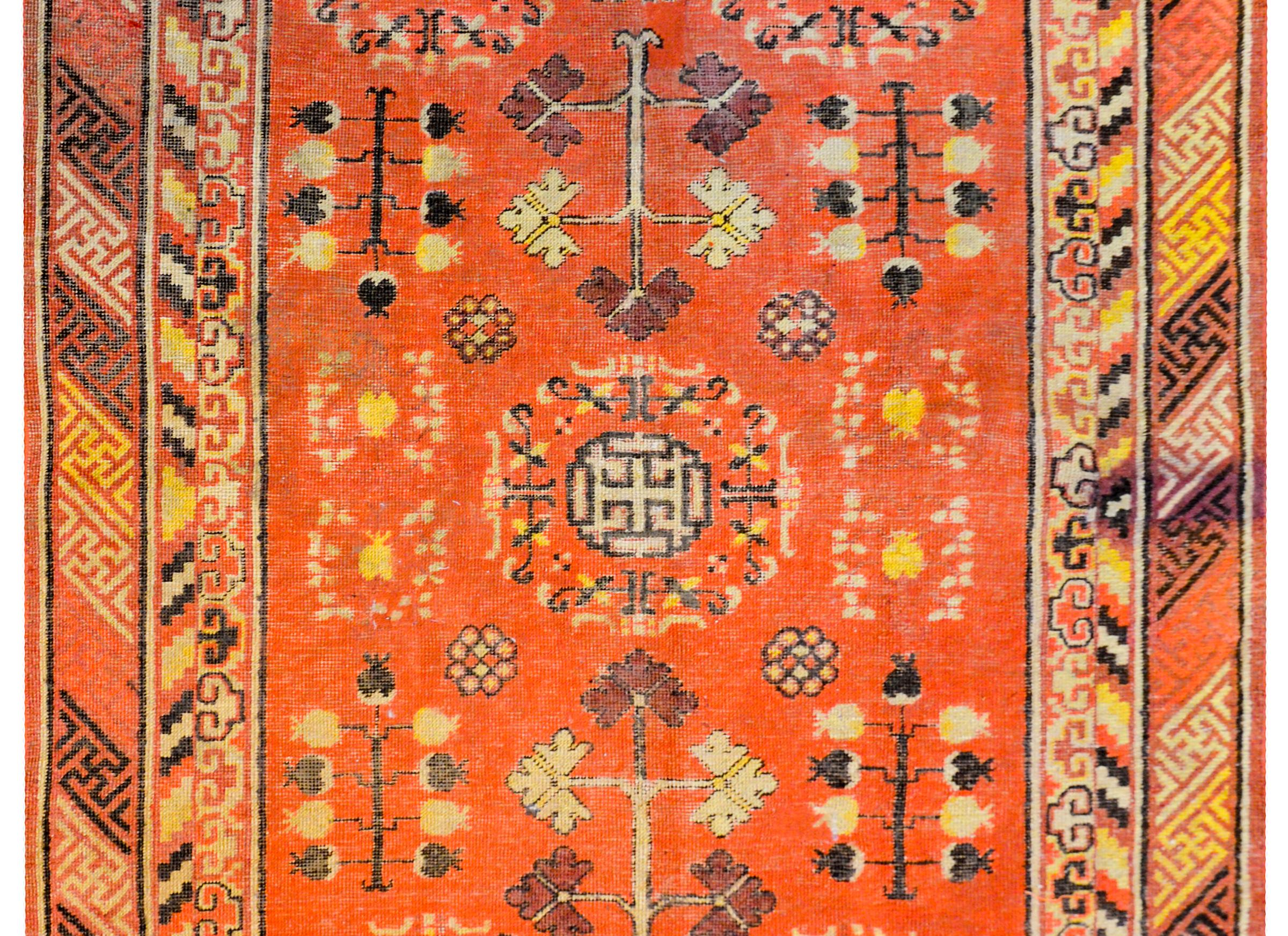 Wonderful Early 20th Century Central Asian Khotan Rug In Good Condition For Sale In Chicago, IL