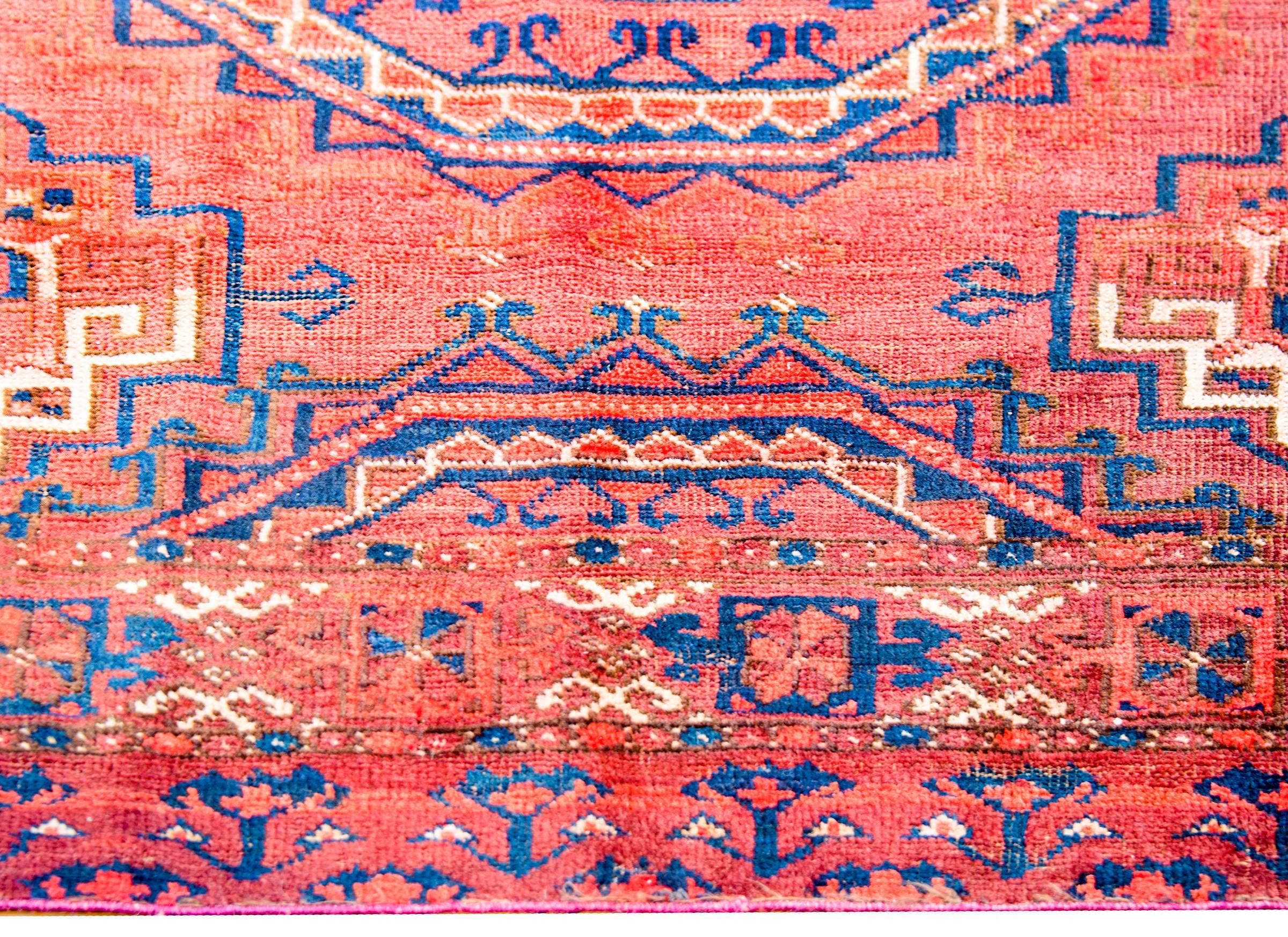 Wunderschöner Juval Bag Face Teppich aus dem frühen 20. (Pflanzlich gefärbt) im Angebot