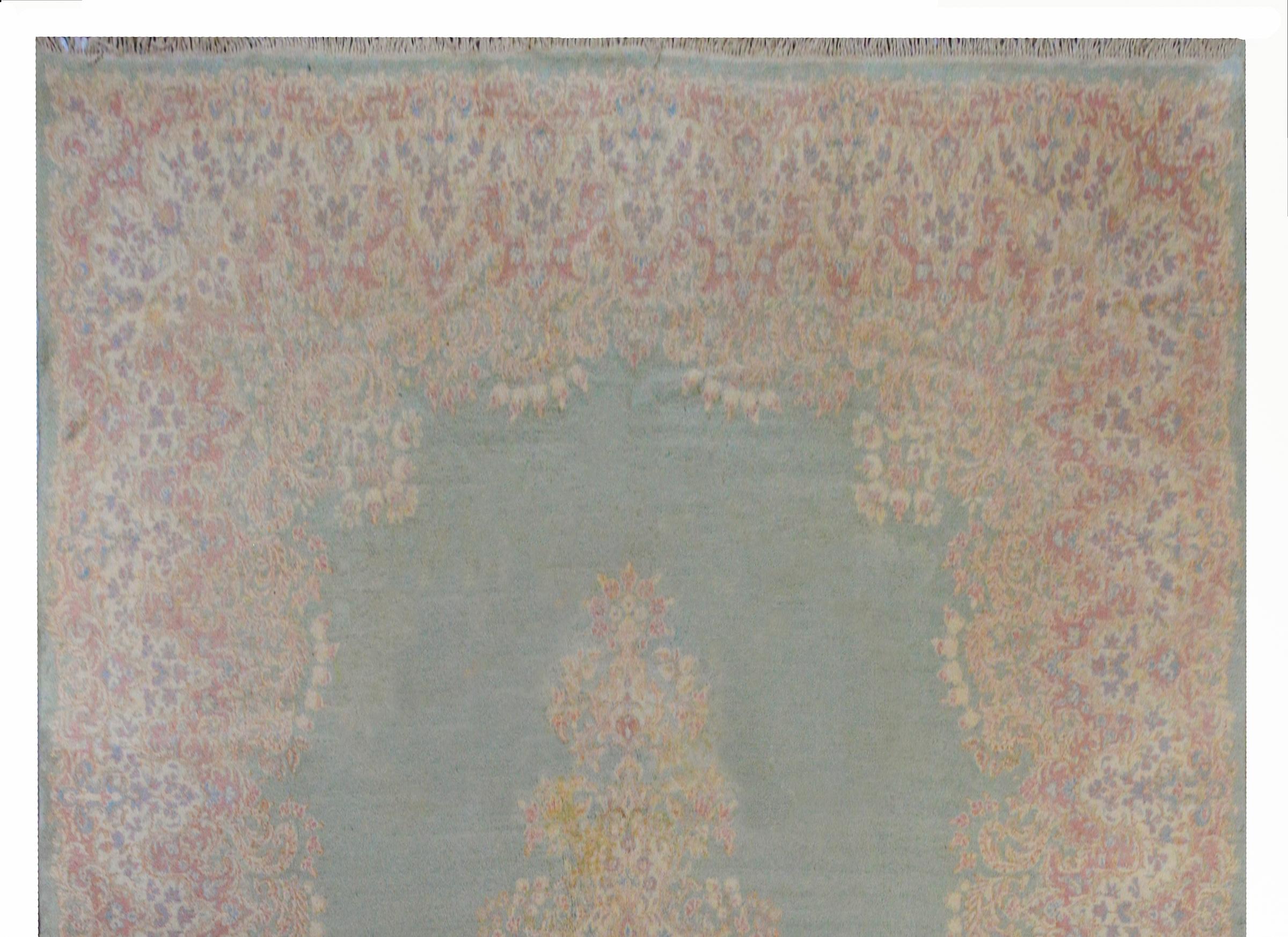 Wonderful Early 20th Century Kirman Rug In Good Condition For Sale In Chicago, IL
