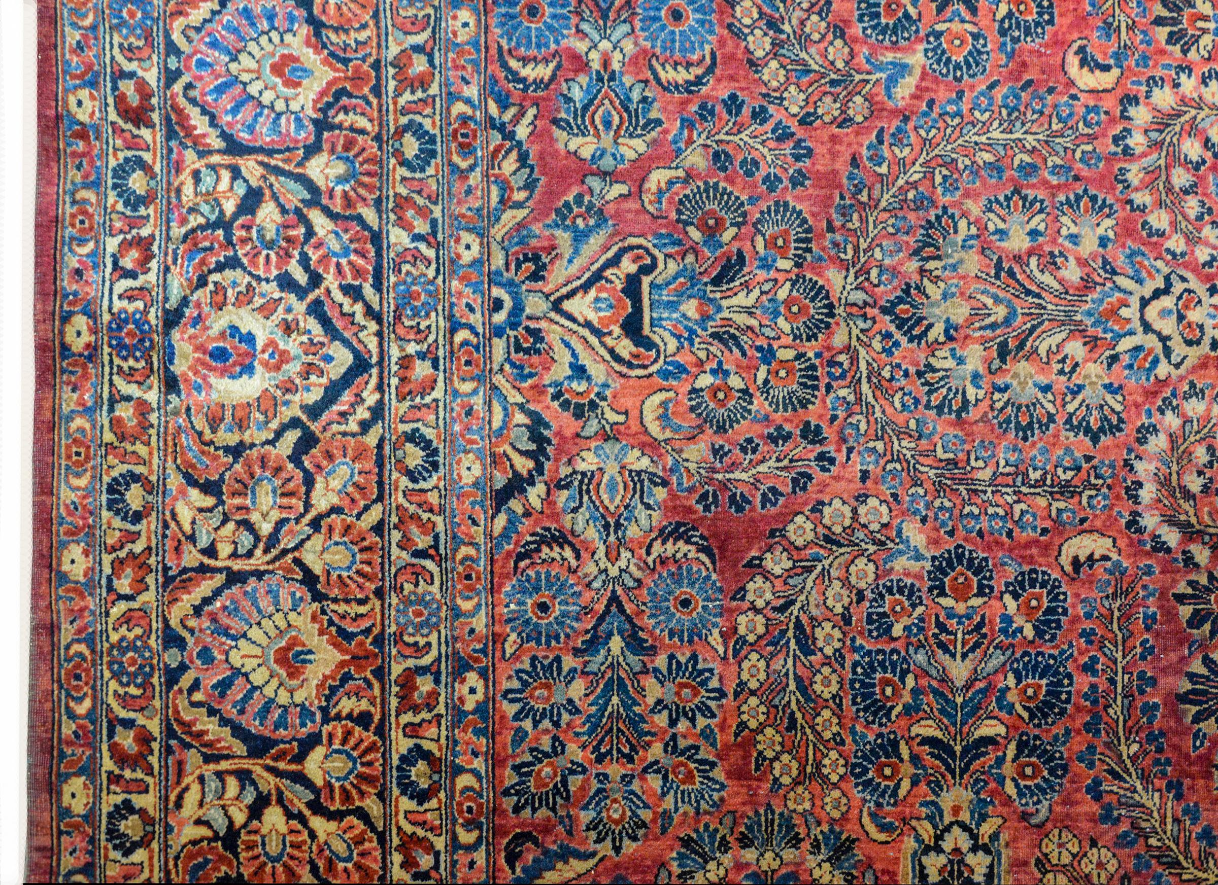 Wonderful Early 20th Century Sarouk Rug In Good Condition In Chicago, IL
