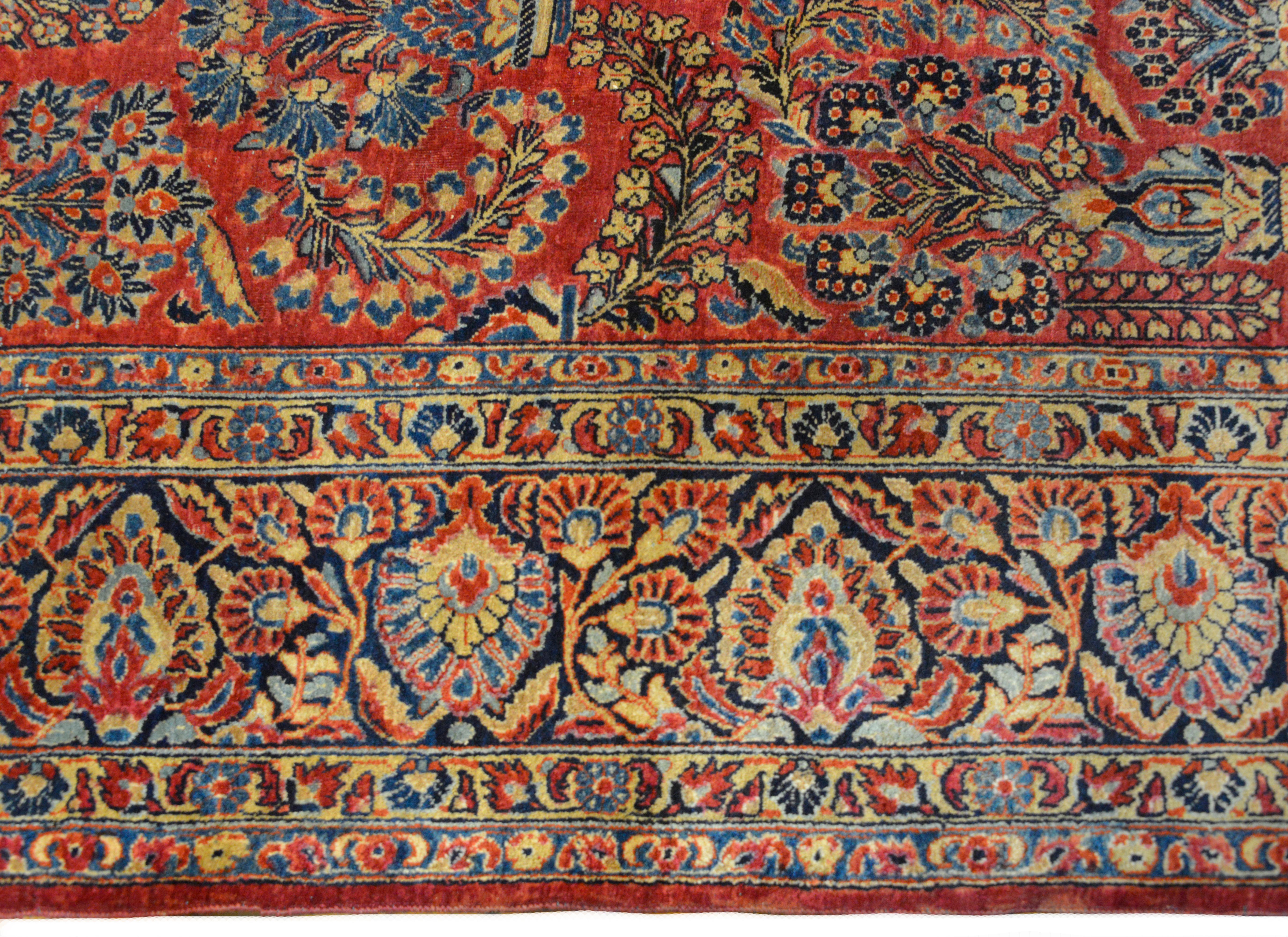 Wonderful Early 20th Century Sarouk Rug 2