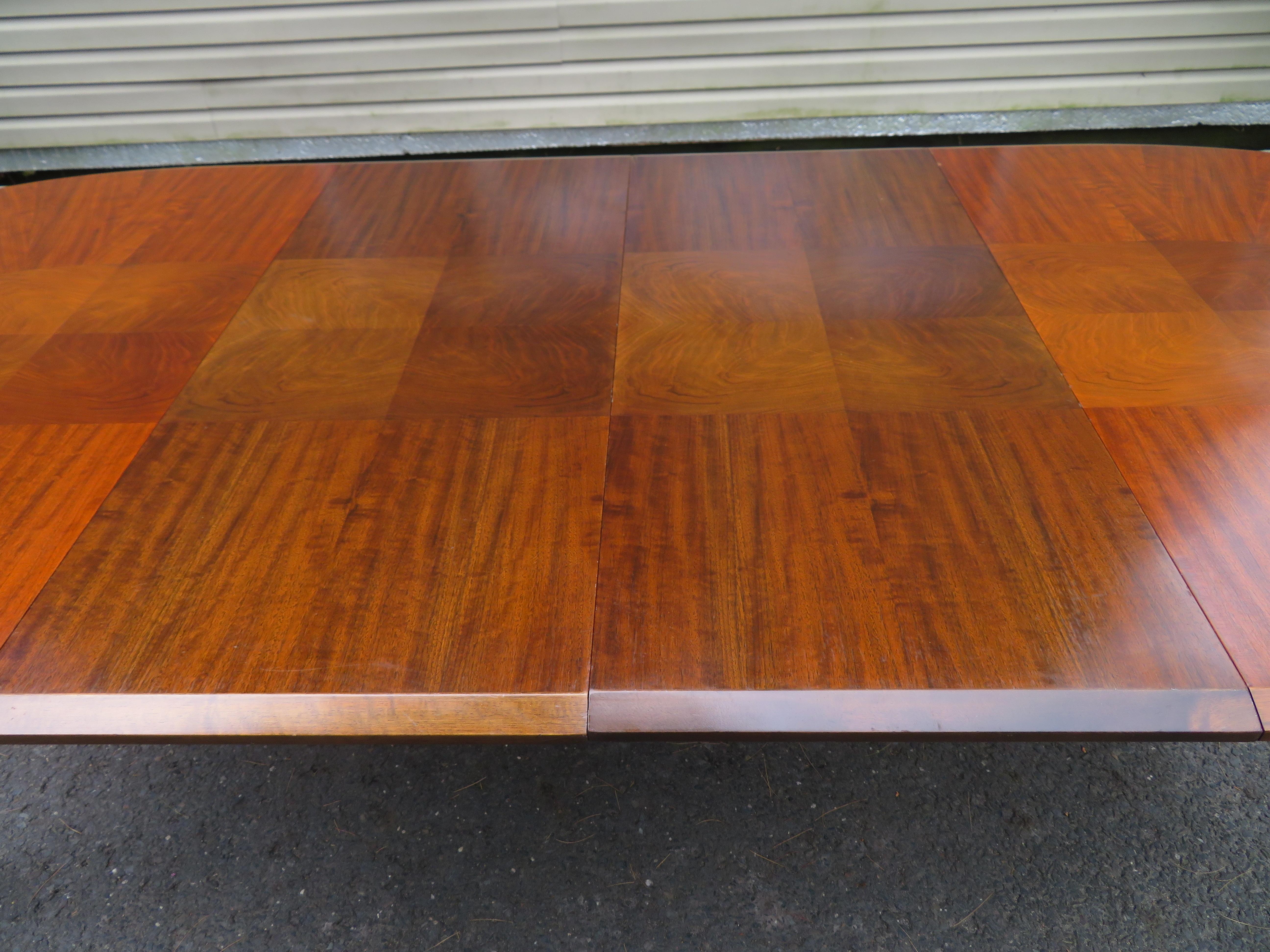 Wonderful Edmond J Spence Walnut Oval Dining Table Mid-Century Modern For Sale 6