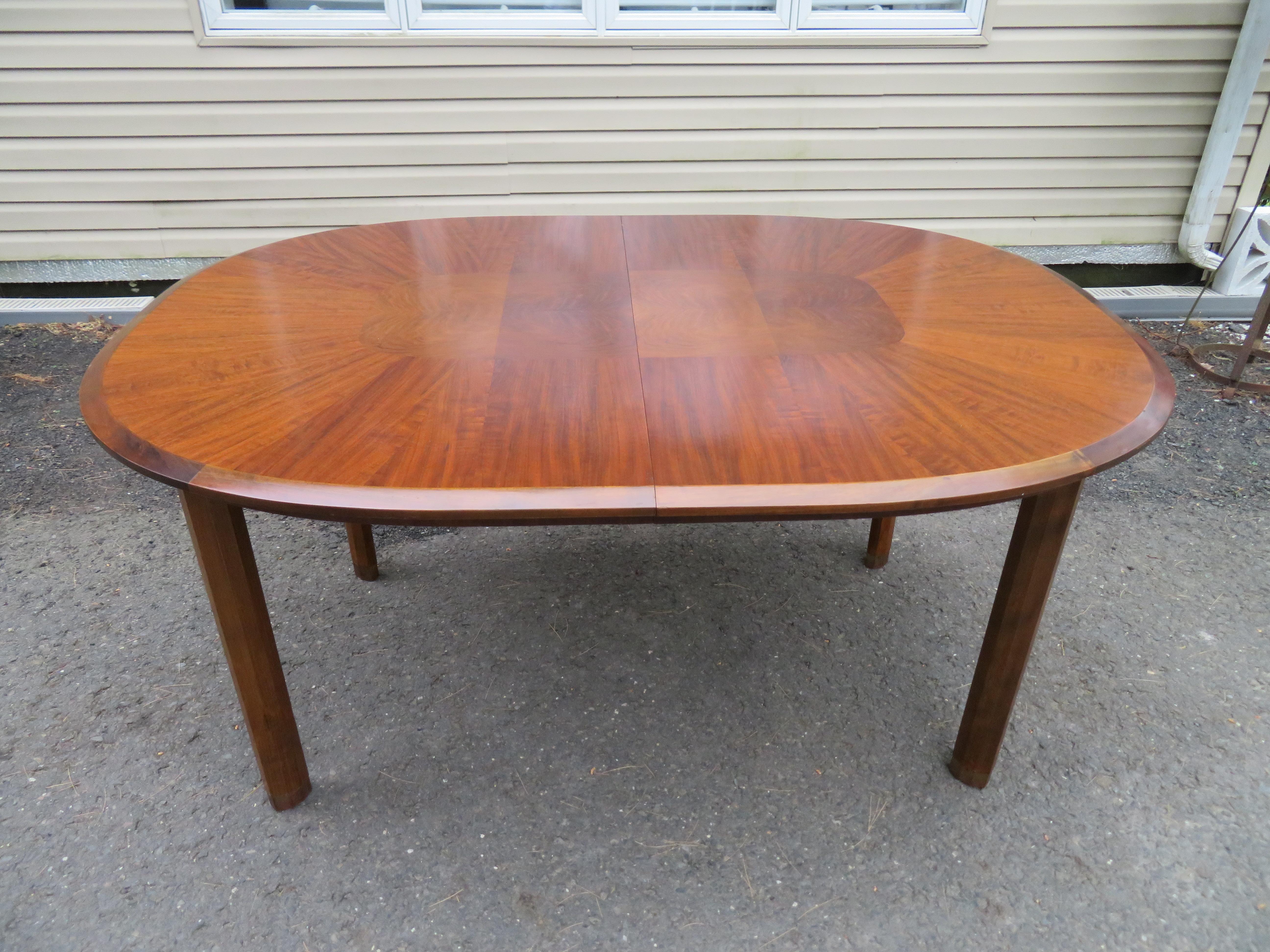 Wonderful Edmond J Spence Walnut Oval Dining Table Mid-Century Modern For Sale 13