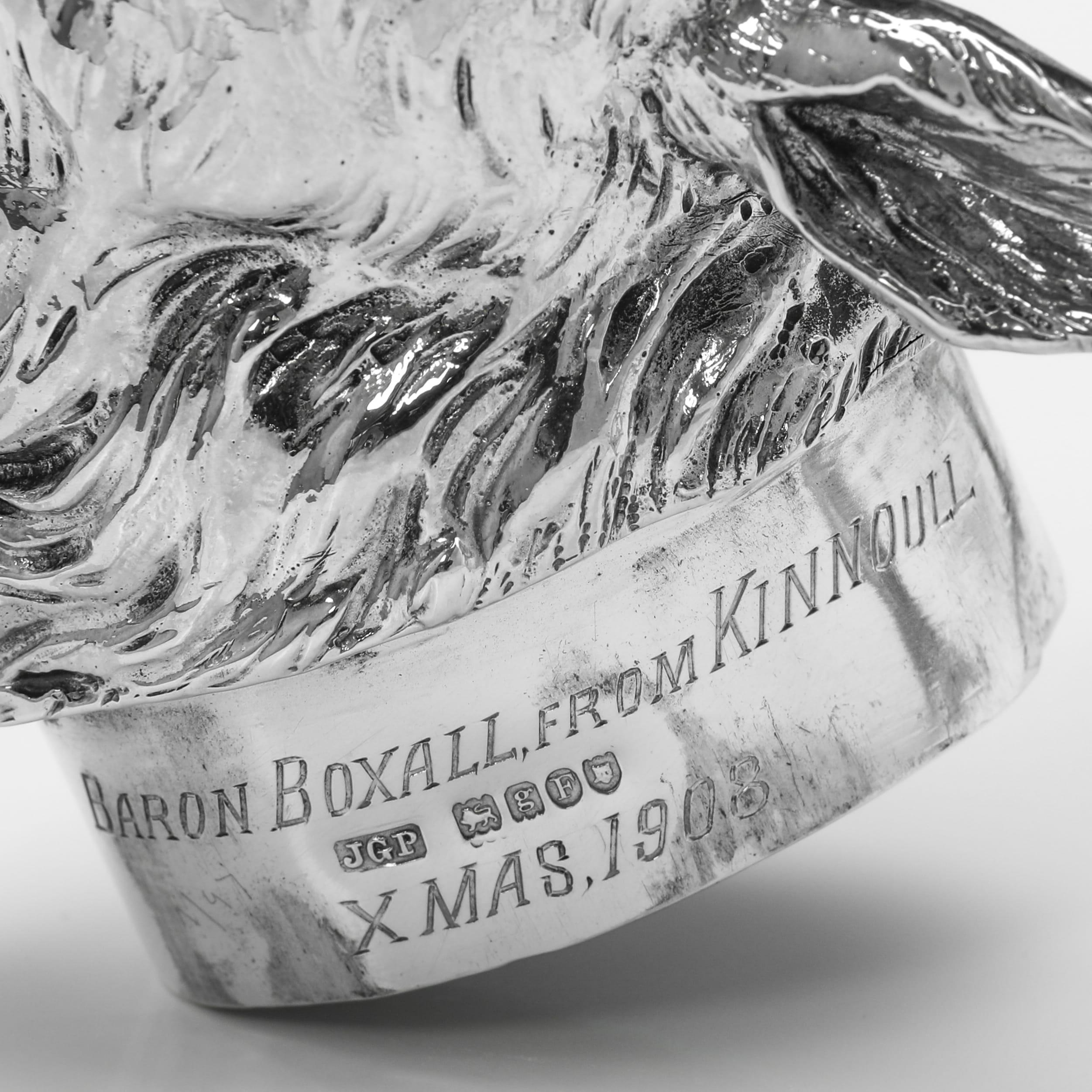 Splendido modello edoardiano in argento sterling di un cervo muggente realizzato nel 1902 In condizioni buone in vendita a London, London