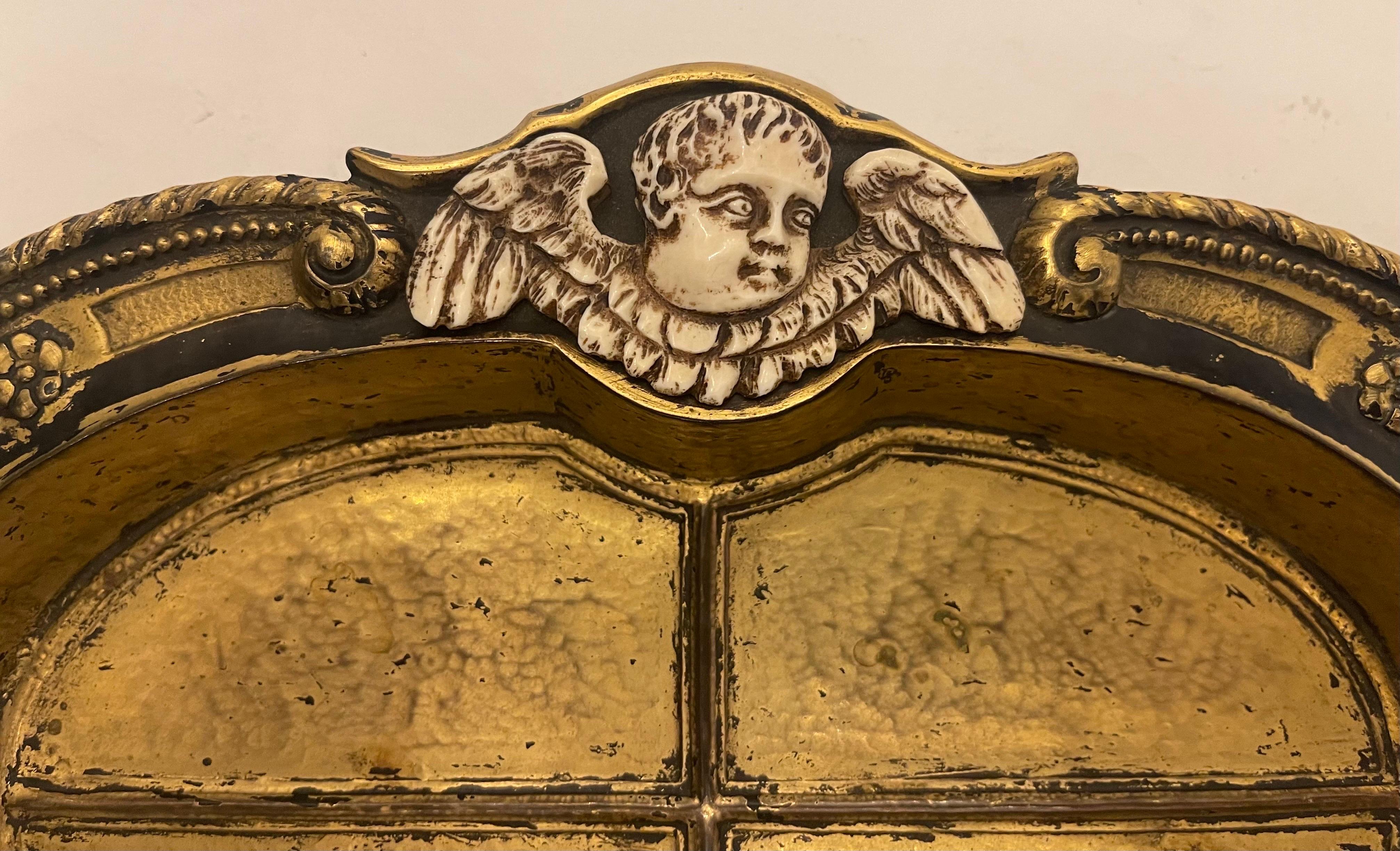Wunderbar E.F. Caldwell Obstschale aus vergoldeter Bronze mit schwarzer Emaille und geschnitzten Knochen im Zustand „Gut“ im Angebot in Roslyn, NY