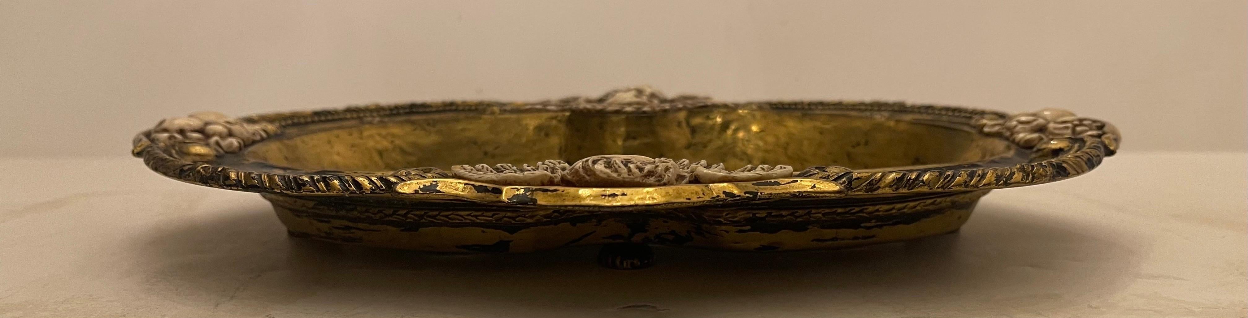 Wunderbar E.F. Caldwell Obstschale aus vergoldeter Bronze mit schwarzer Emaille und geschnitzten Knochen im Angebot 1
